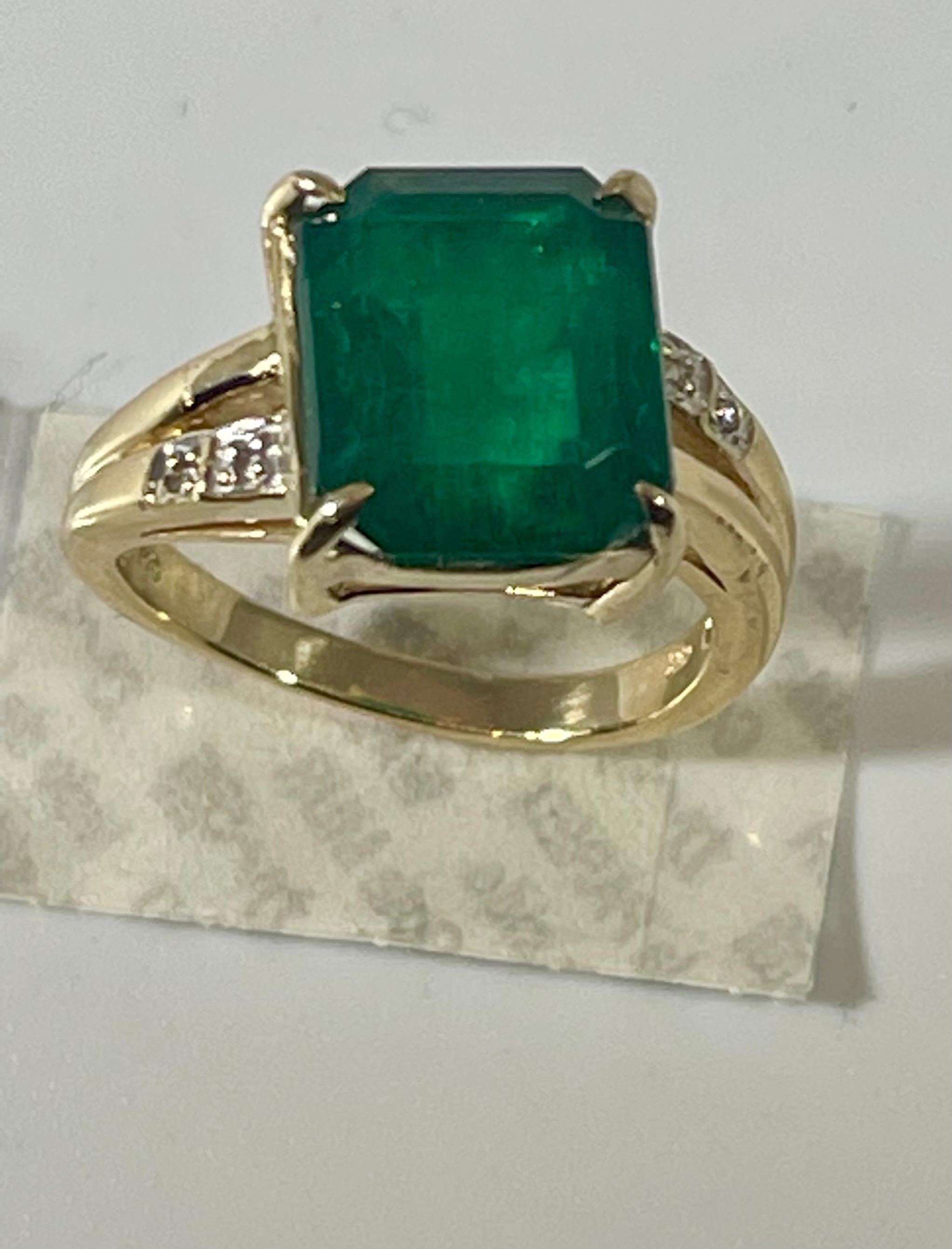 Women's 4.5 Carat Natural Emerald Cut Emerald Ring 14 Karat Yellow Gold