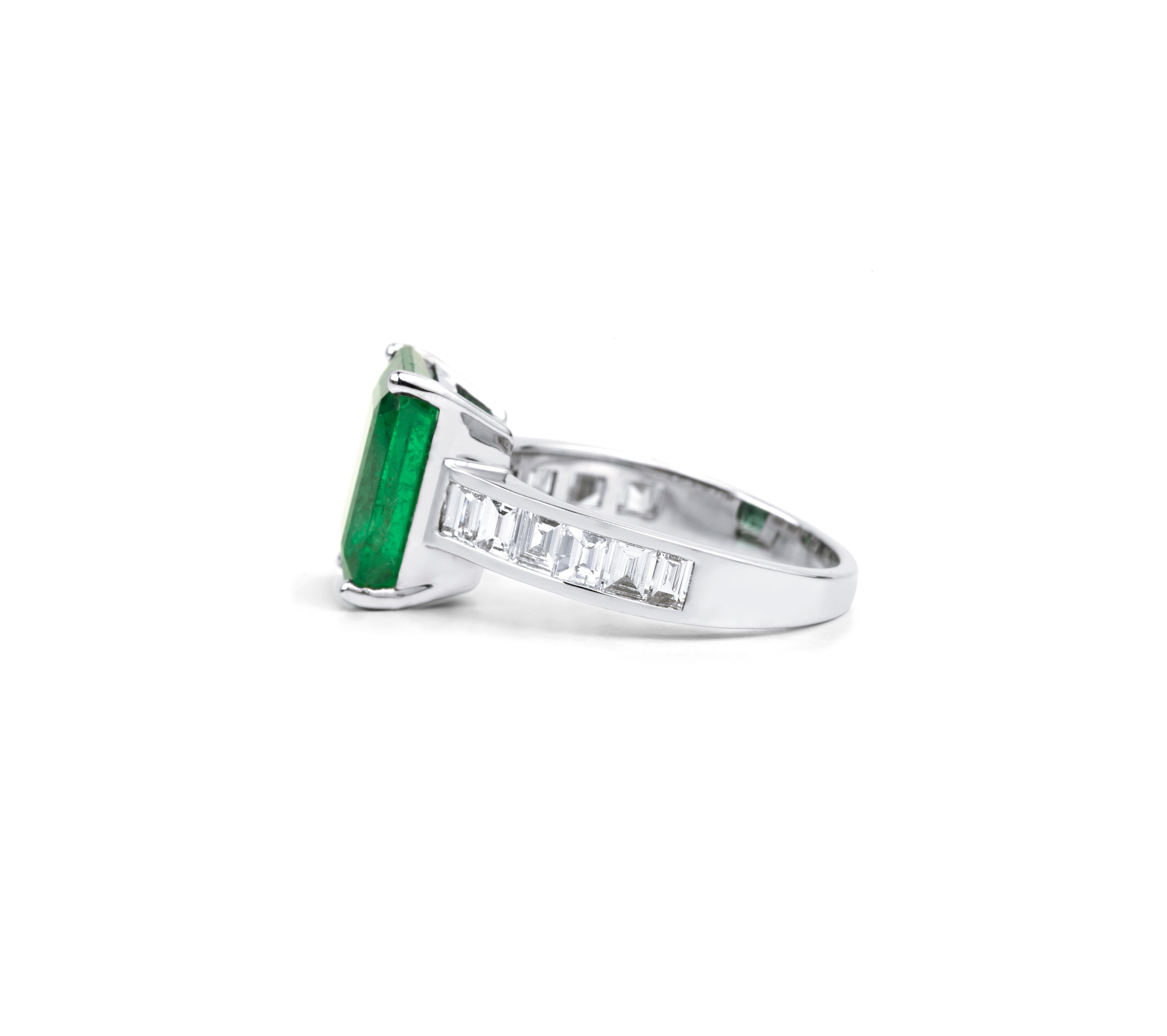 Emerald Cut 4.5 Carat Natural Emerald Diamond Cocktail Engagement Ring 18k White Gold For Sale