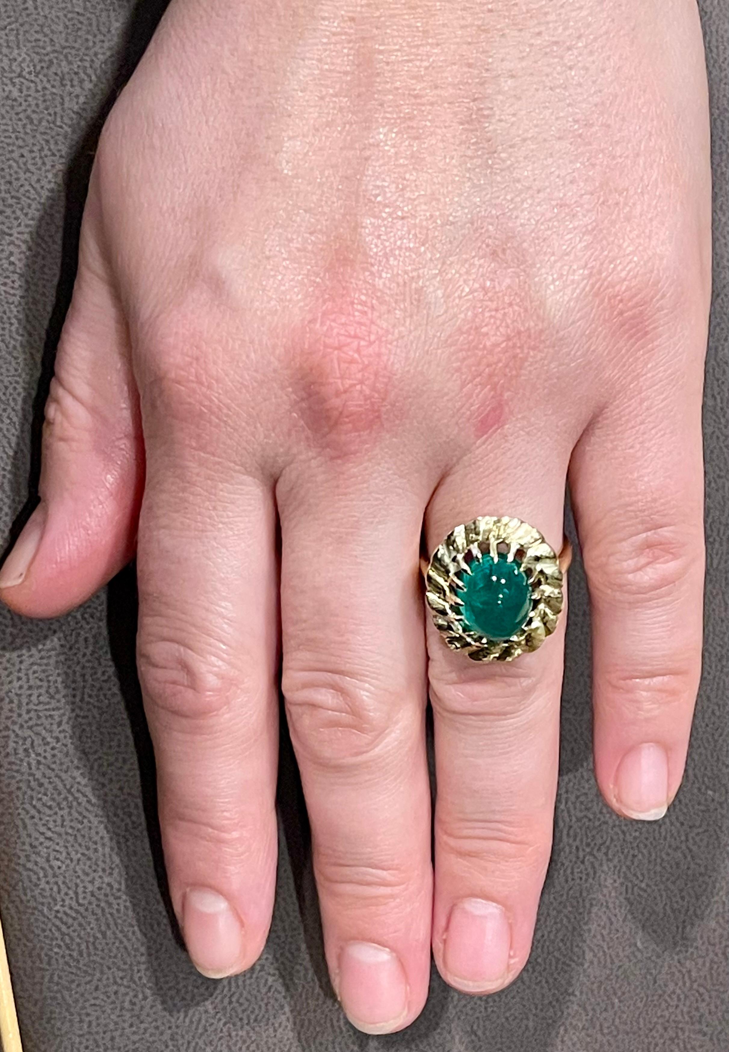 4.5 Carat Oval Emerald Cabochon 14 Karat Yellow Gold Cocktail Ring Vintage  For Sale 9