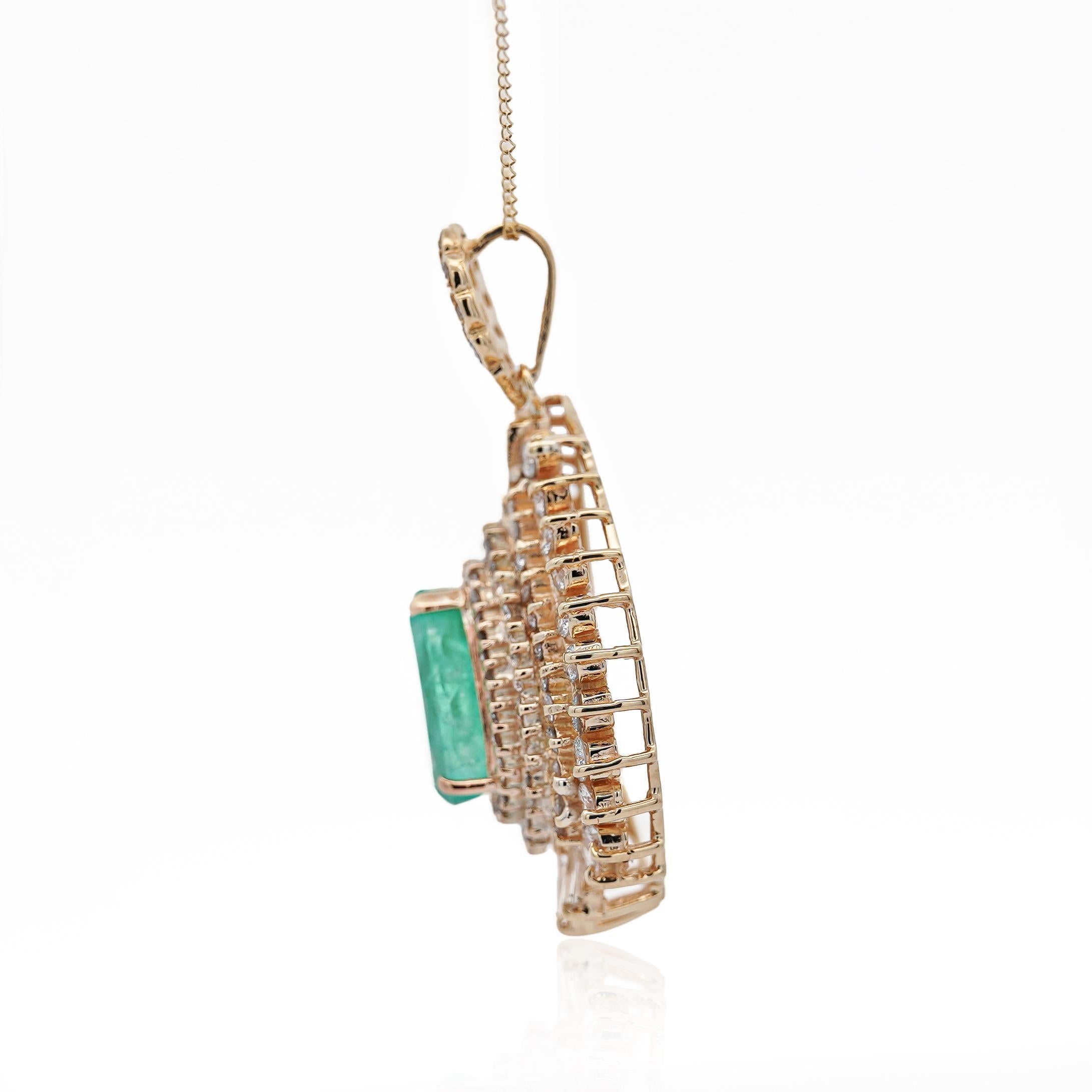 Collana con smeraldo colombiano e diamante in oro 18 carati da 4,5 carati con taglio a pera in vendita 1