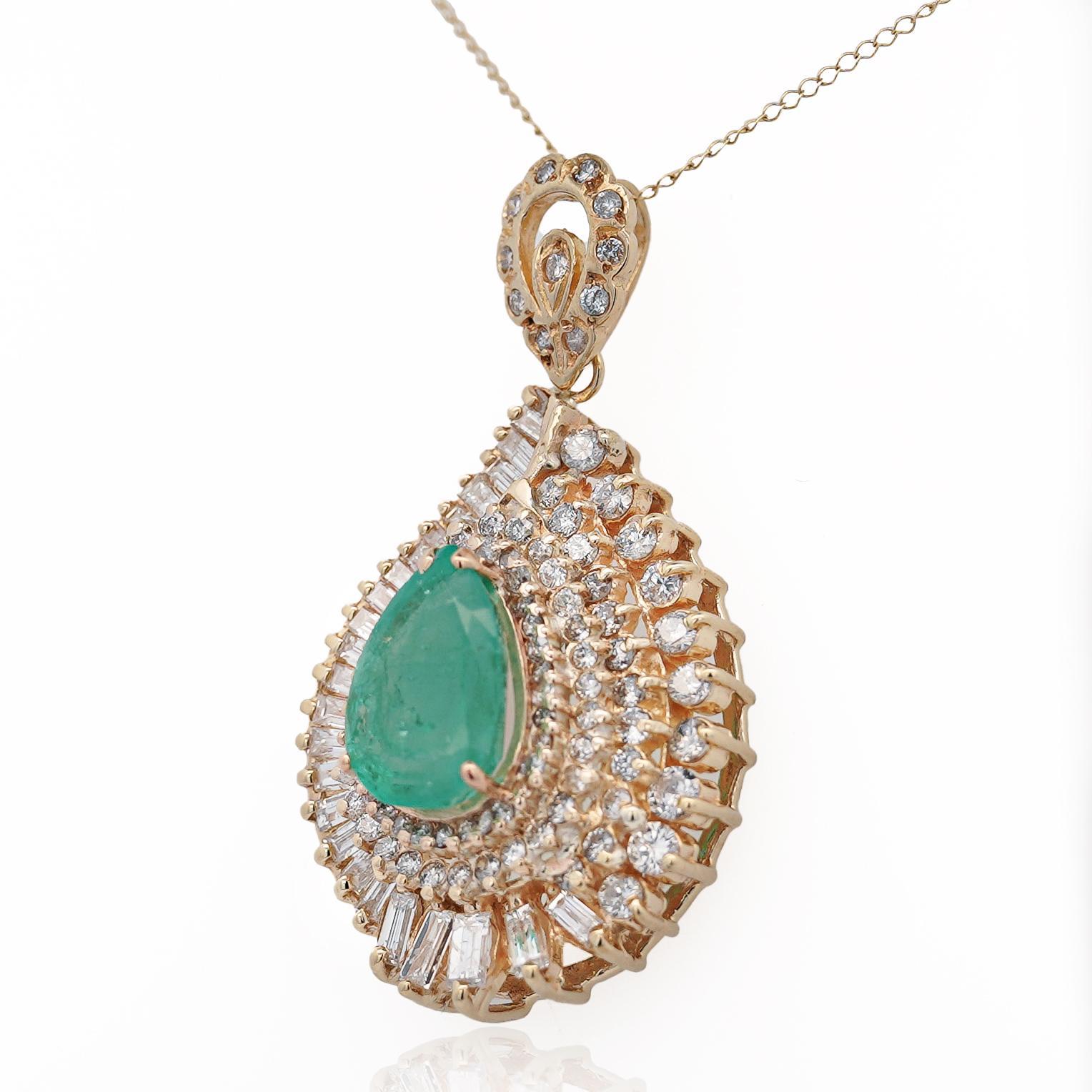 Collana con smeraldo colombiano e diamante in oro 18 carati da 4,5 carati con taglio a pera in vendita 3