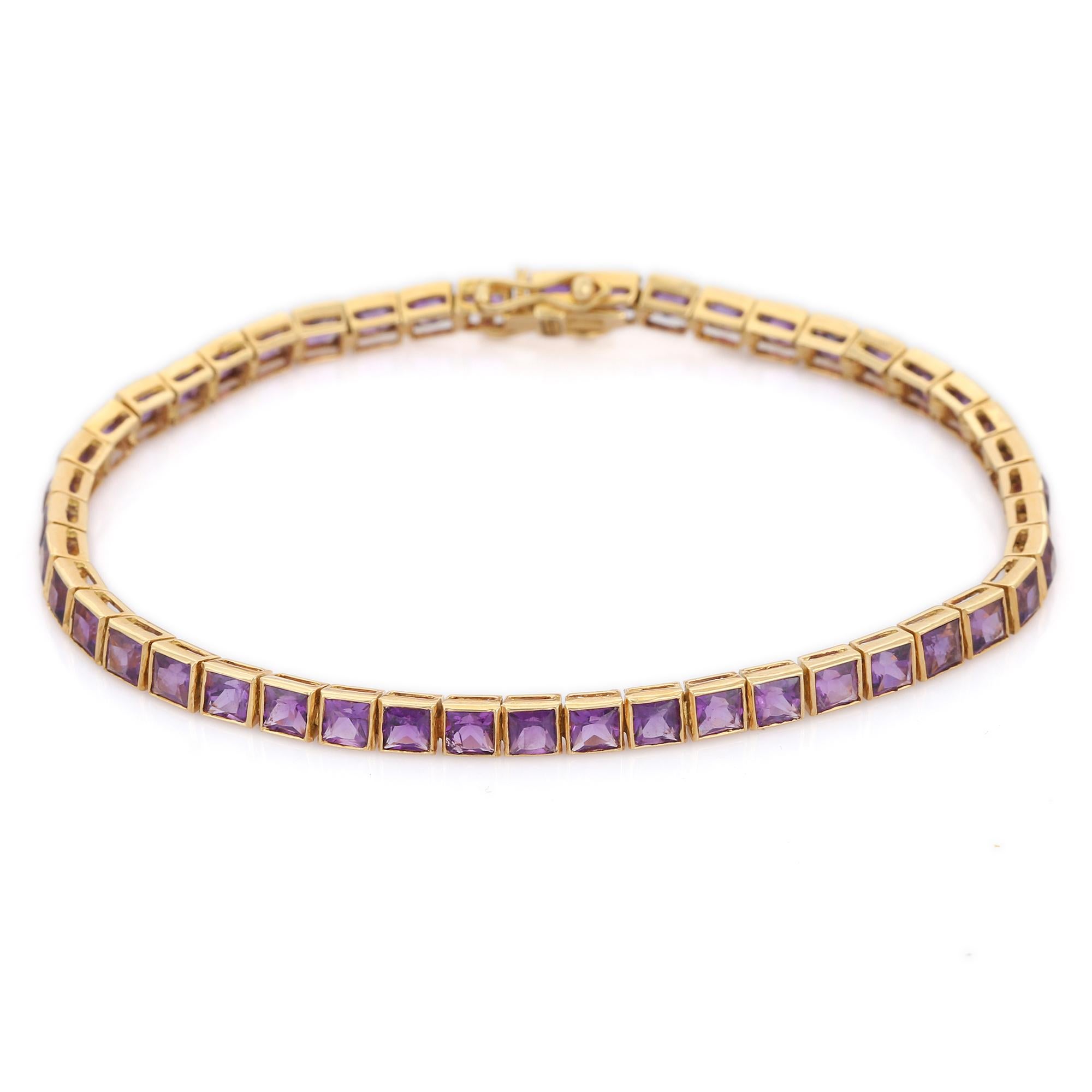 4.5 Carat Square Cut Amethyst Tennis Bracelet in 18K Yellow Gold In New Condition For Sale In Houston, TX