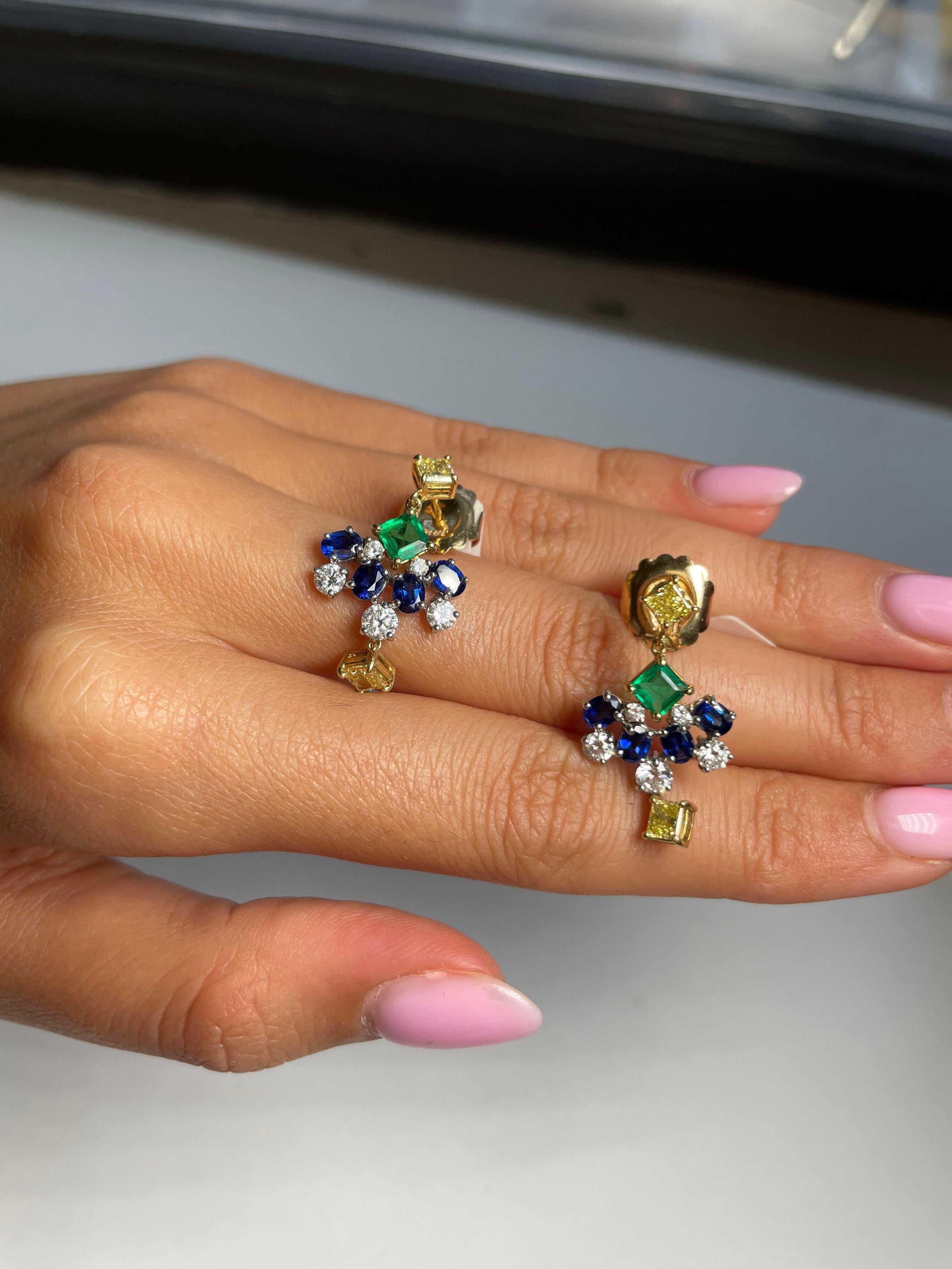 4,5 Karat gelber Diamant, Saphir & Smaragd Ohrringe Platin 18k Gold. im Zustand „Neu“ im Angebot in New York, NY