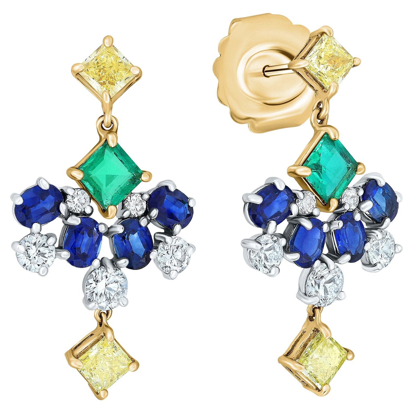 Boucles d'oreilles pendantes en or 18k platine avec diamant jaune, saphir et émeraude de 4,5 carats.