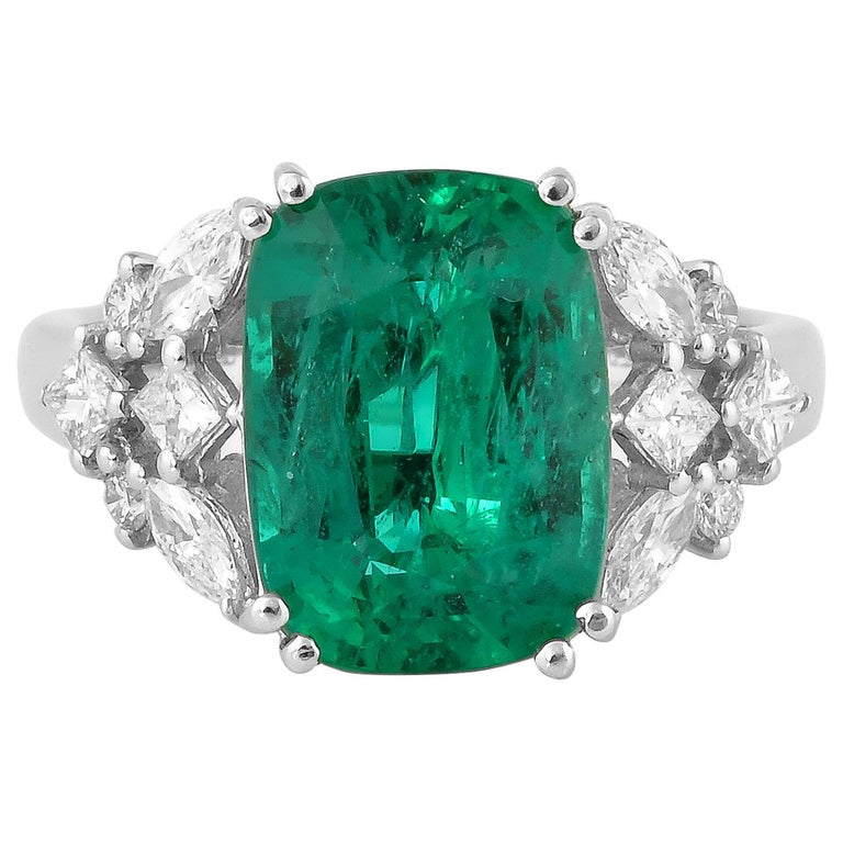 4.5 Carat Zambian Emerald and White Diamond Ring in 18 Karat White Gold ...