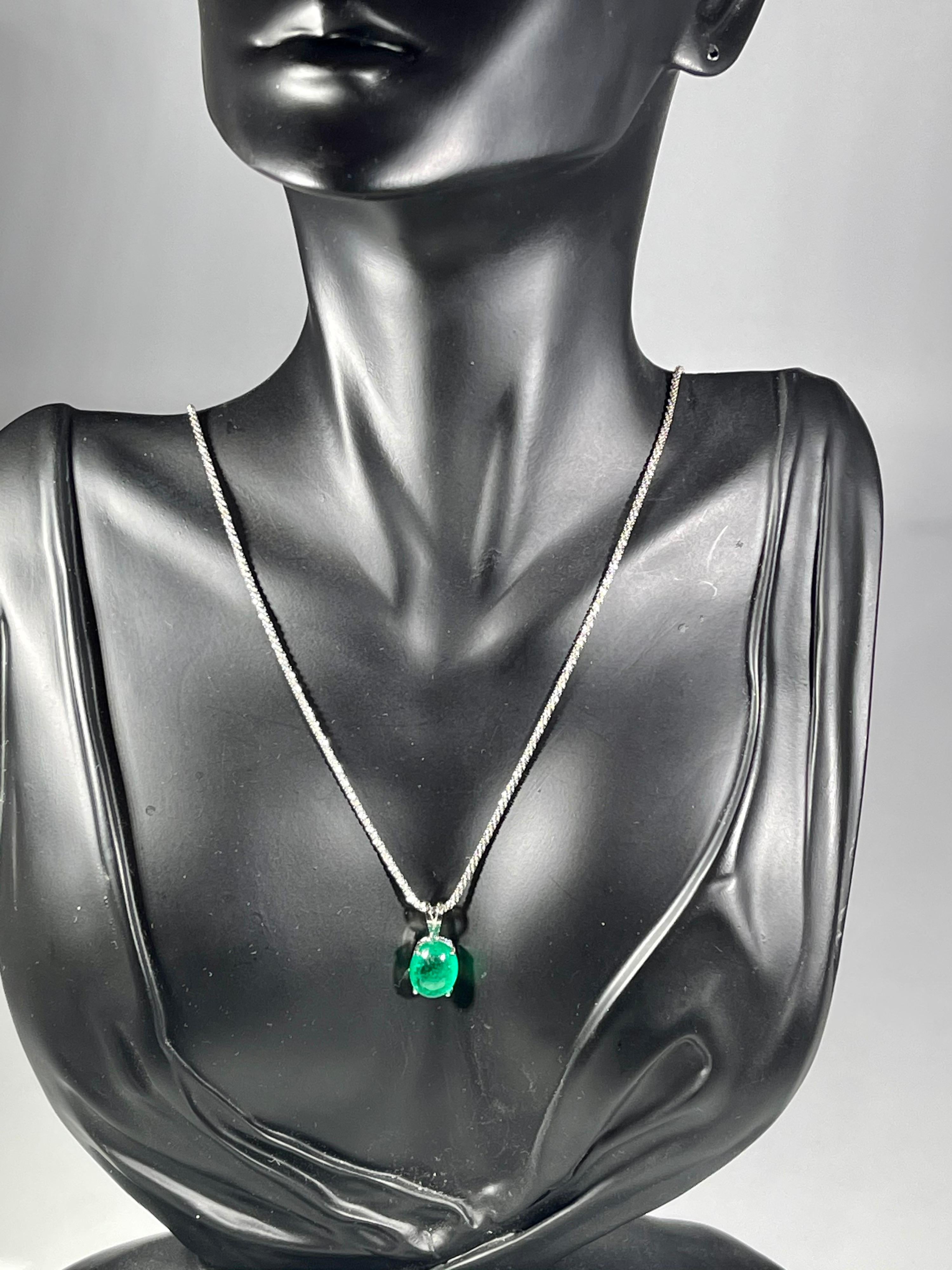 4.5 Ct Natural Emerald Cabochon Pendant with 14 Karat White Gold Necklace 2