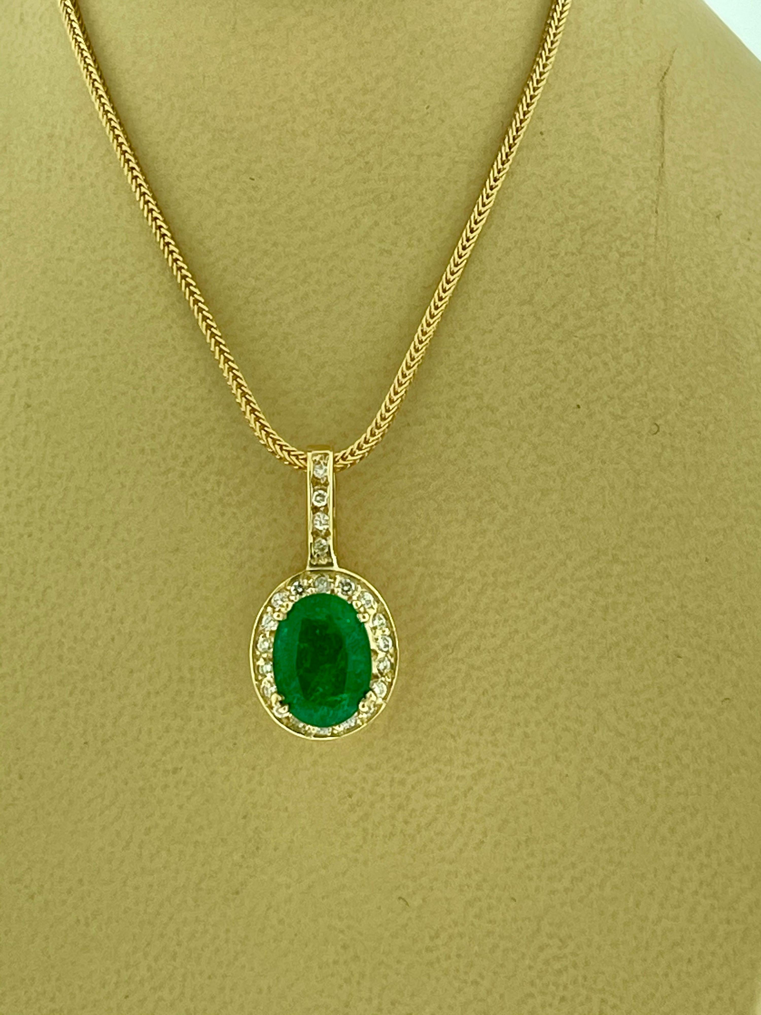 4.0 Ct Natural Oval Shape Emerald & Diamond Pendant 14 Karat Yellow Gold Chain For Sale 5