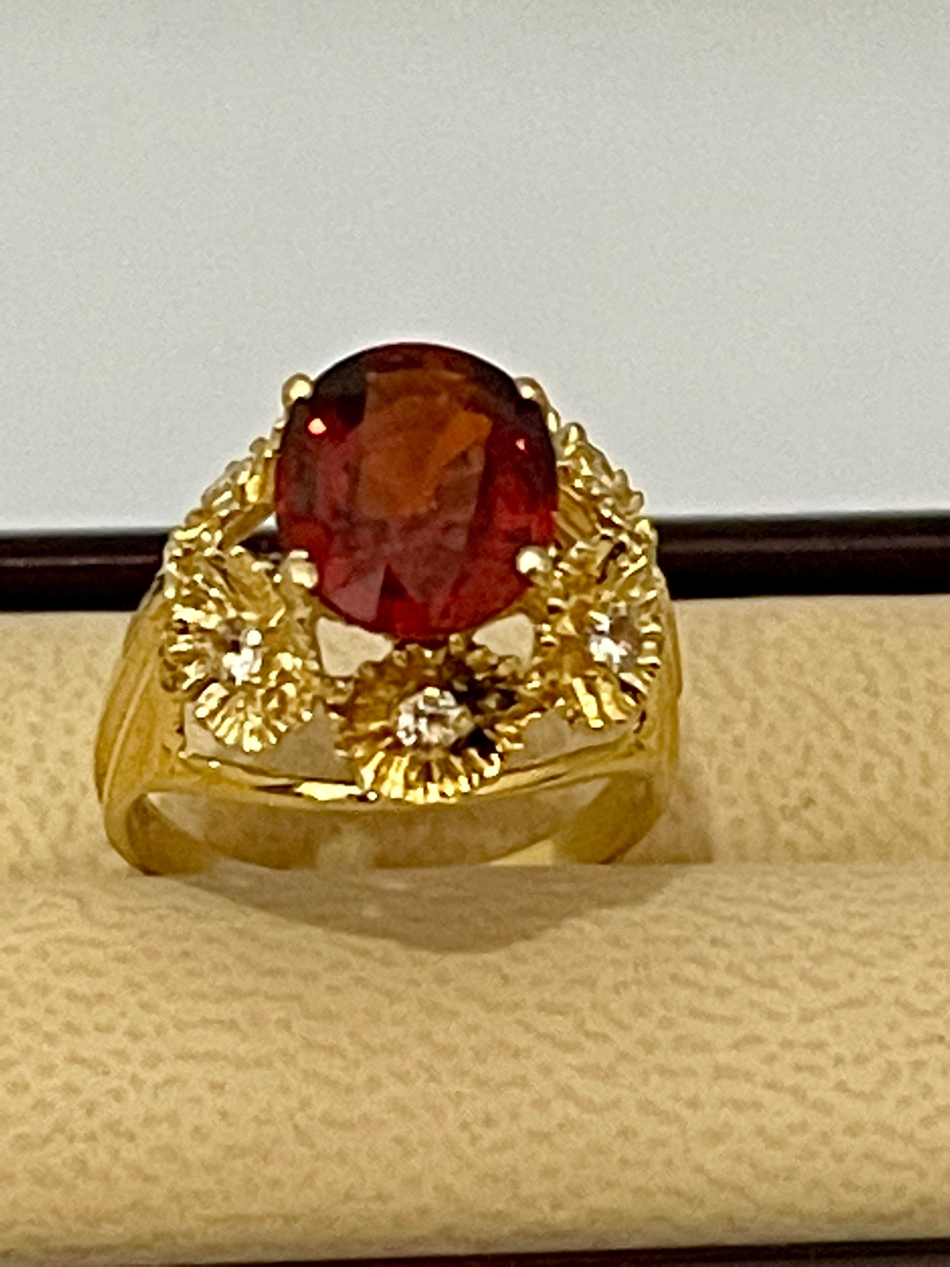 Oval Cut 4.5 Ct Natural Spessartine Garnet & Diamond Ring 18 Karat Yellow Gold For Sale