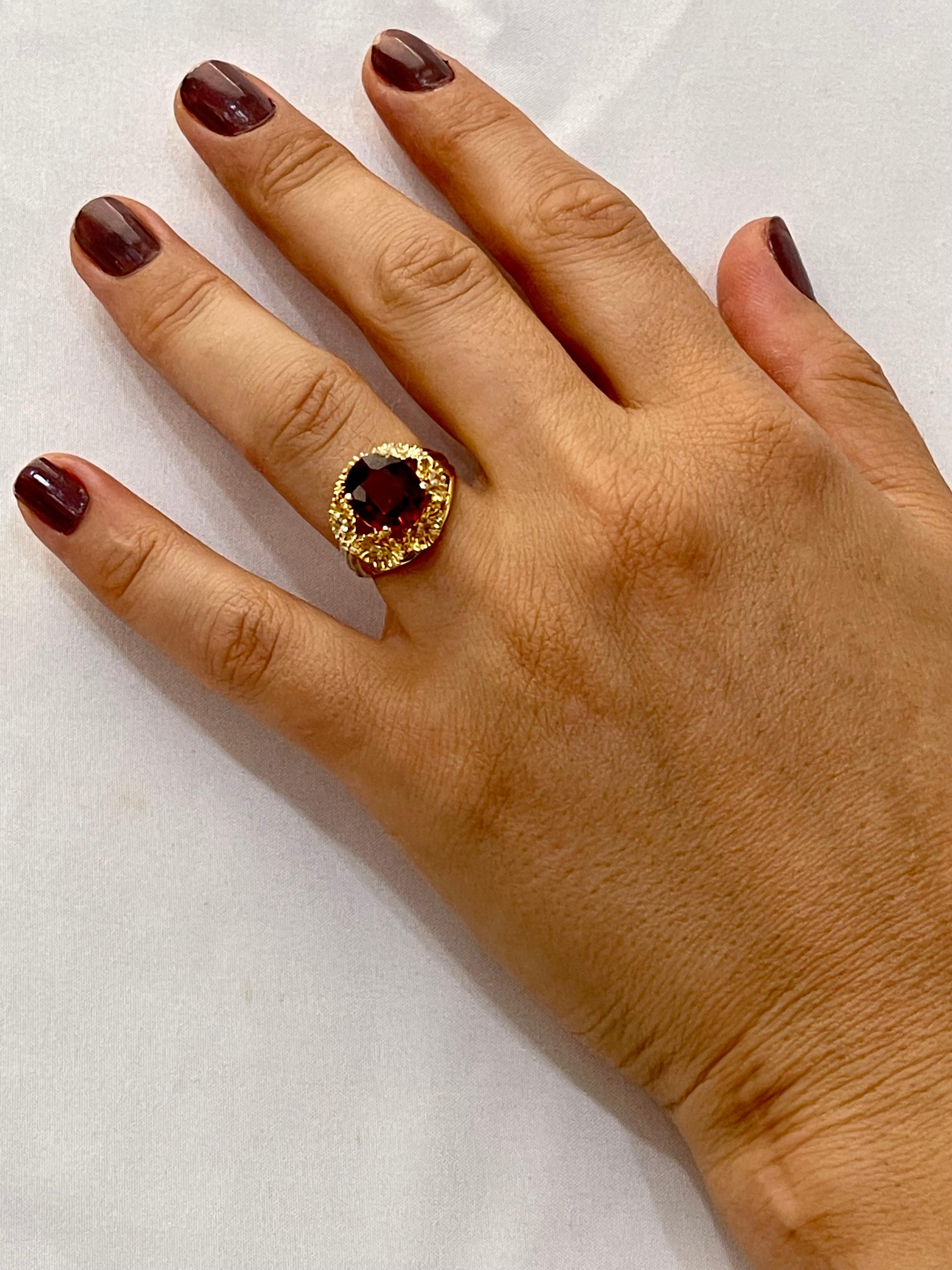 4.5 Ct Natural Spessartine Garnet & Diamond Ring 18 Karat Yellow Gold In Excellent Condition For Sale In New York, NY