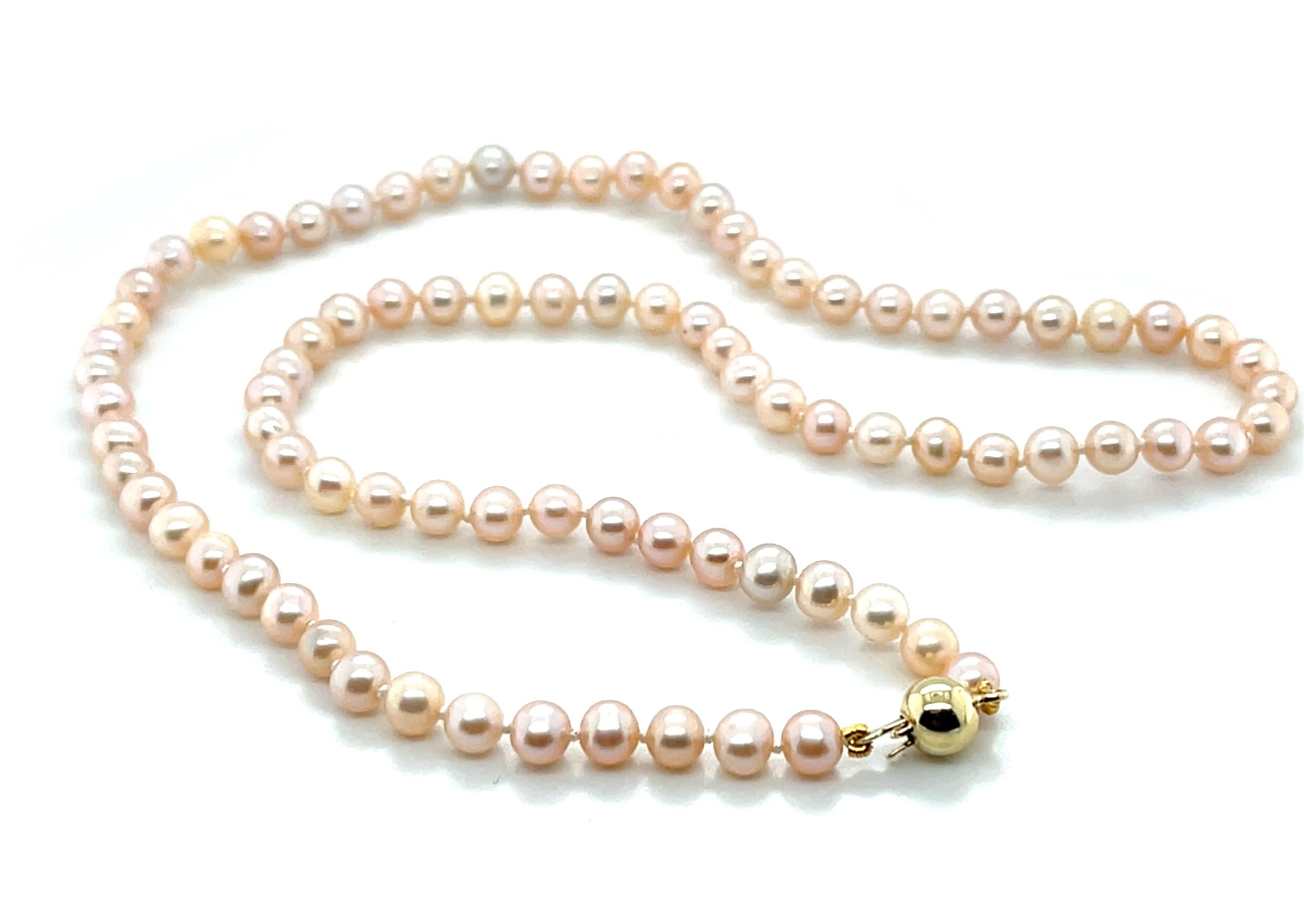 4.50 - 4.75mm Pink Freshwater Pearl and 14k Yellow Gold Necklace, 17 Inches (Kunsthandwerker*in) im Angebot
