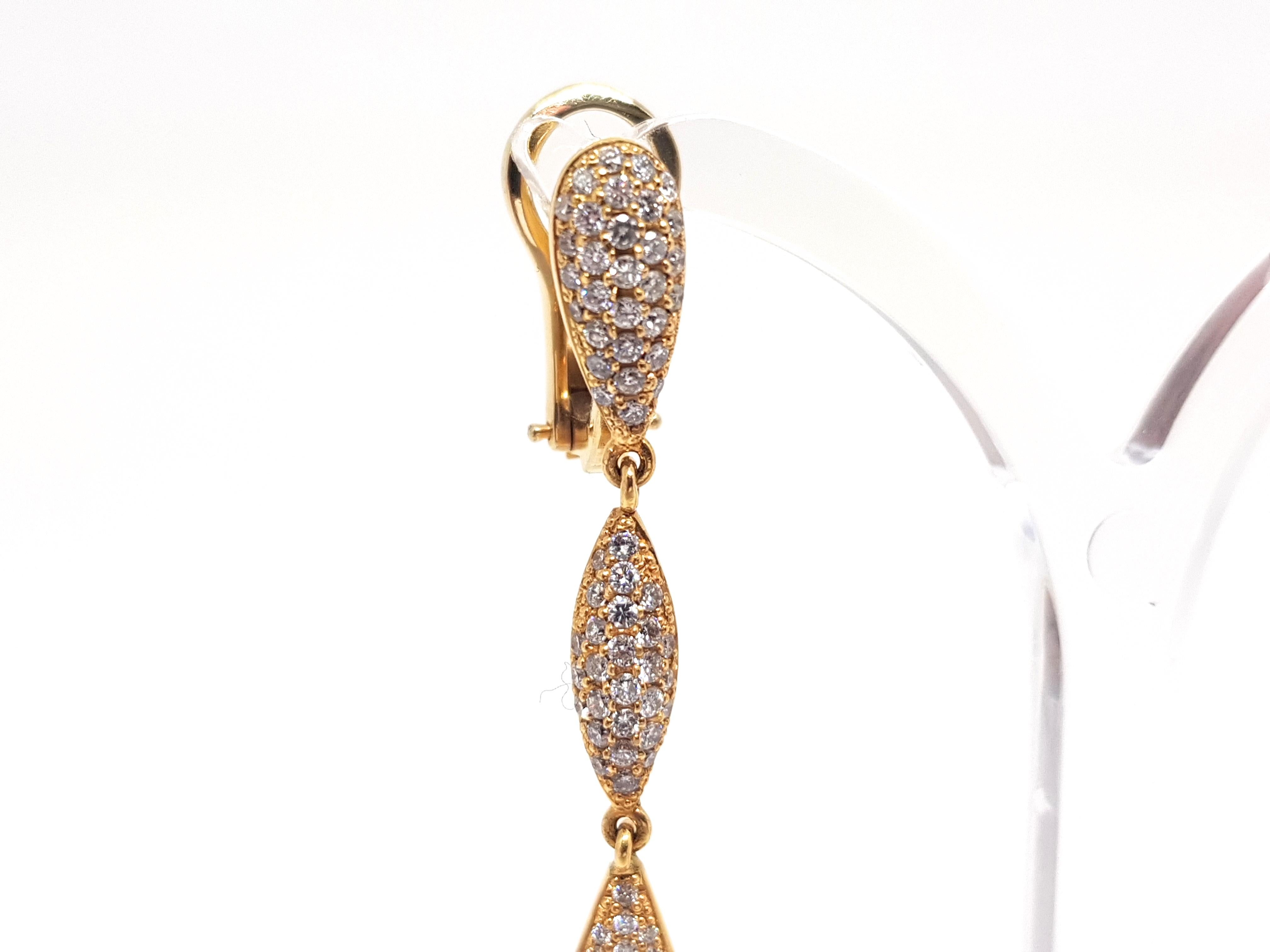 Women's 4.50 Carat 18 Karat Yellow Gold White Diamond Chandelier Drop Earrings For Sale