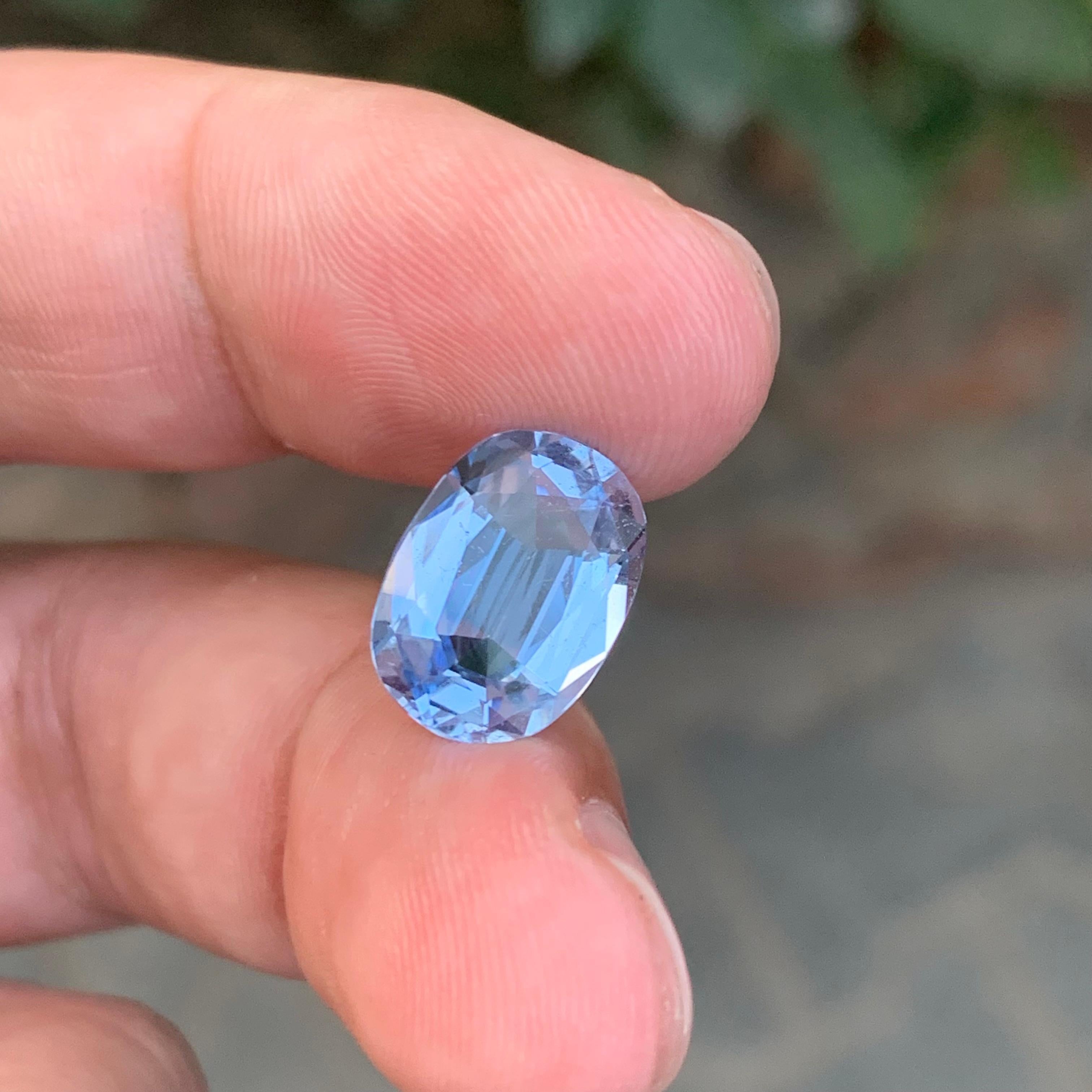 4,50 Quilates Adorable Piedra Preciosa Facetada Aguamarina Goshenita Forma Ovalada en venta 2