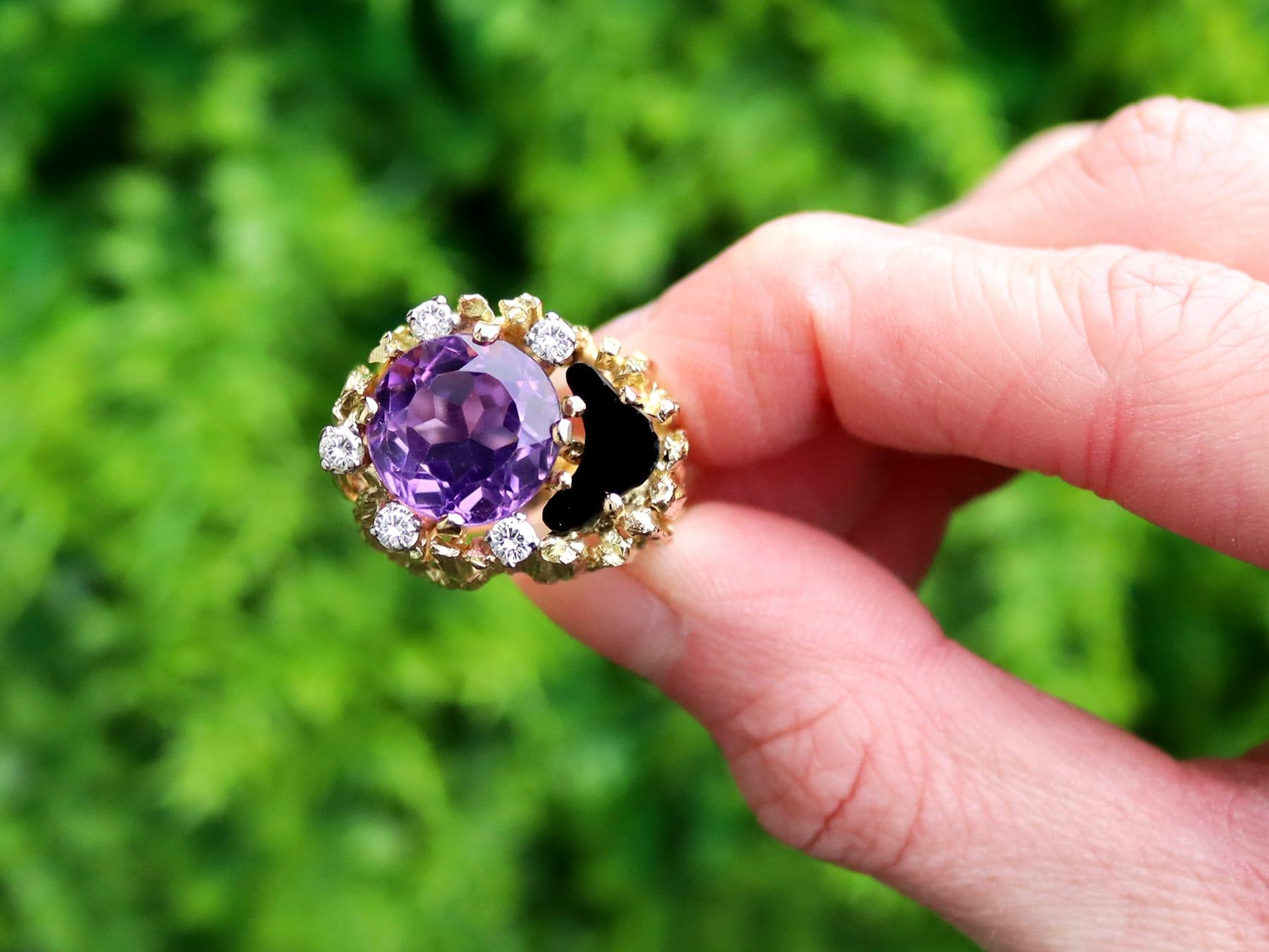 A stunning, fine and impressive naturalistic vintage 4.50 carat amethyst, 0.50 carat onyx and 0.25 carat diamond, 18 karat yellow gold dress ring; part of our diverse vintage amethyst jewelry collection.

This stunning, fine and impressive vintage