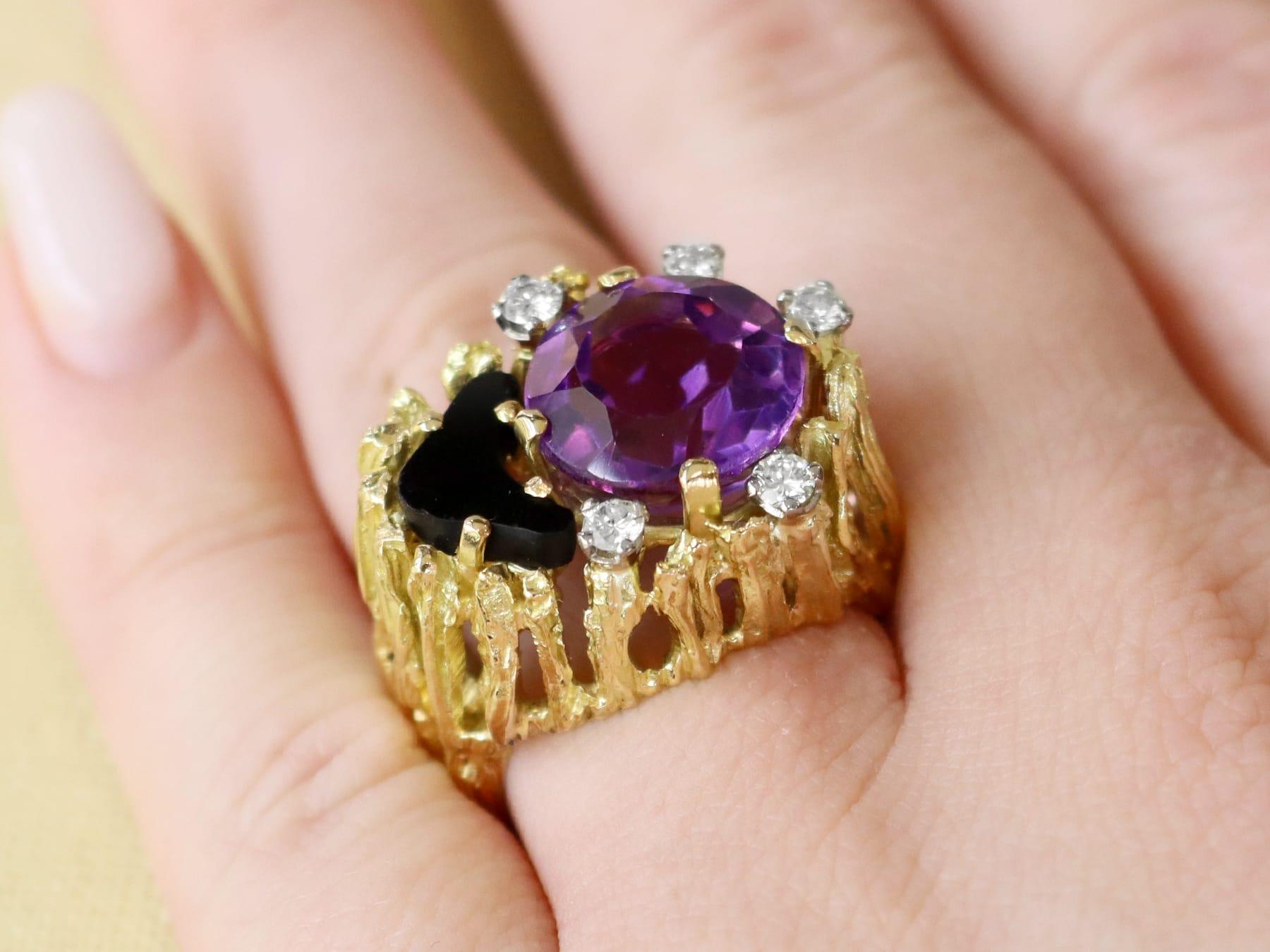 4.50 Carat Amethyst 0.50 Carat Onyx 0.25 Carat Diamond 18k Yellow Gold Ring In Excellent Condition For Sale In Jesmond, Newcastle Upon Tyne