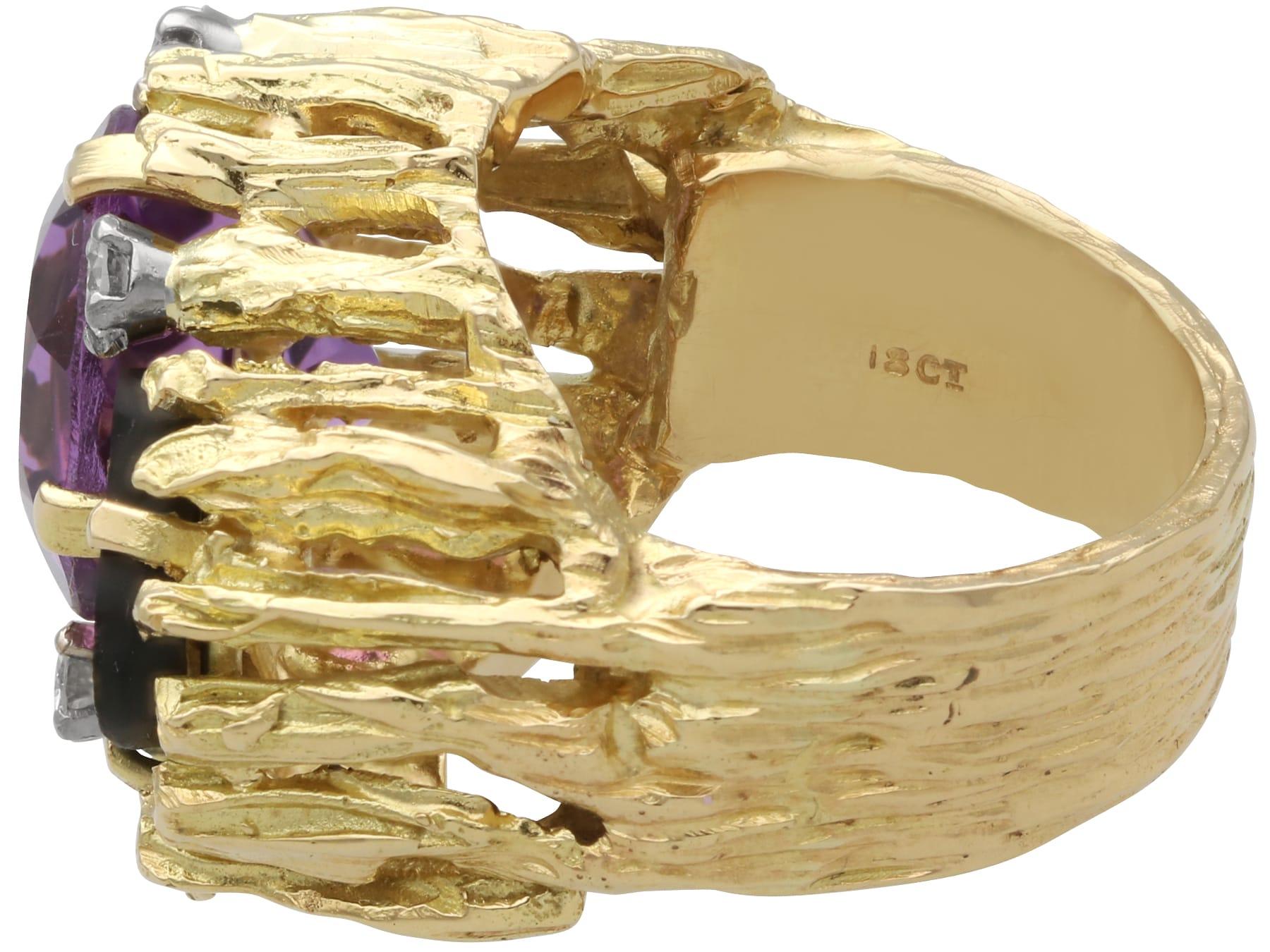 4.50 Carat Amethyst 0.50 Carat Onyx 0.25 Carat Diamond 18k Yellow Gold Ring For Sale 2