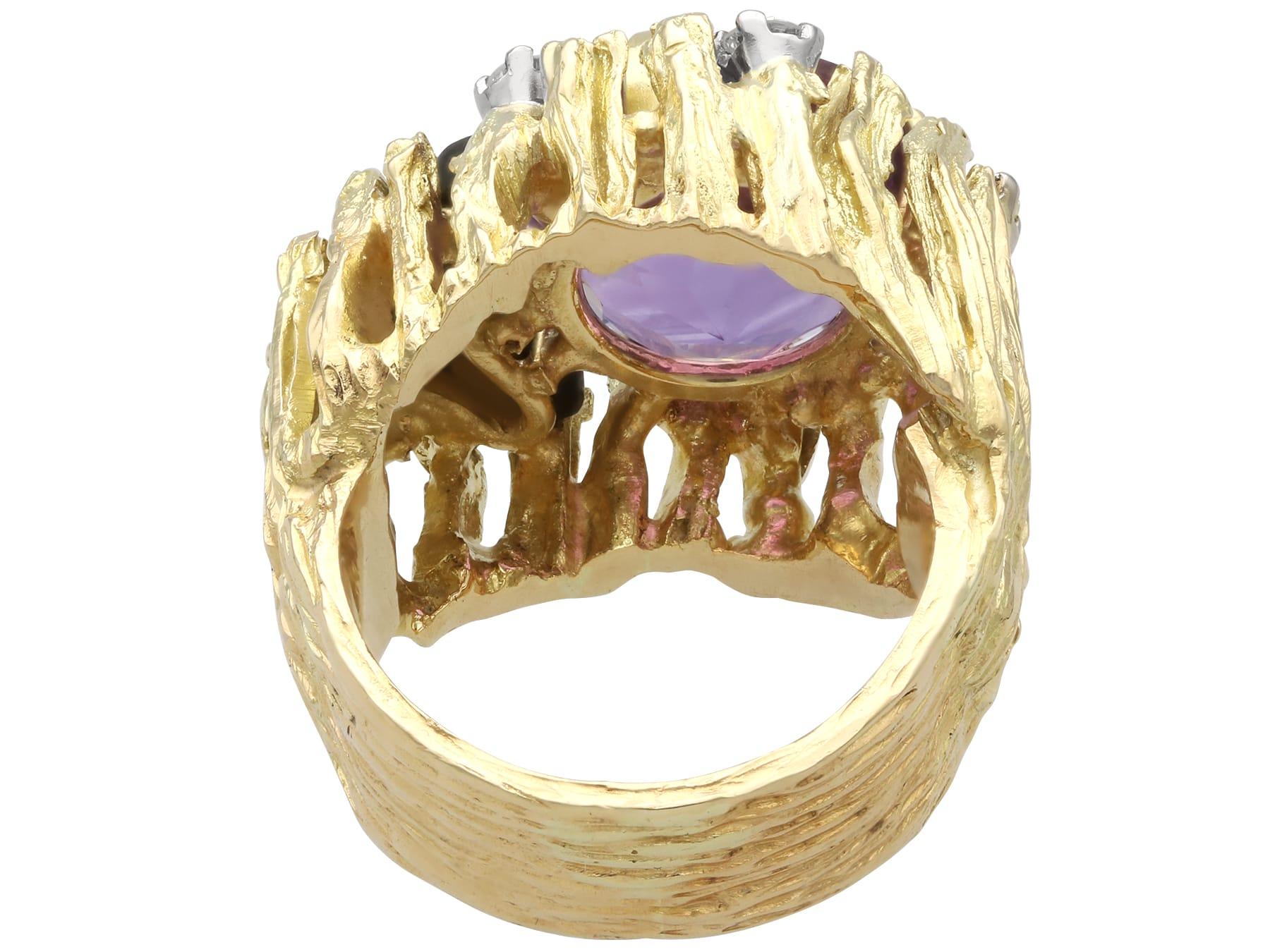4.50 Carat Amethyst 0.50 Carat Onyx 0.25 Carat Diamond 18k Yellow Gold Ring For Sale 3