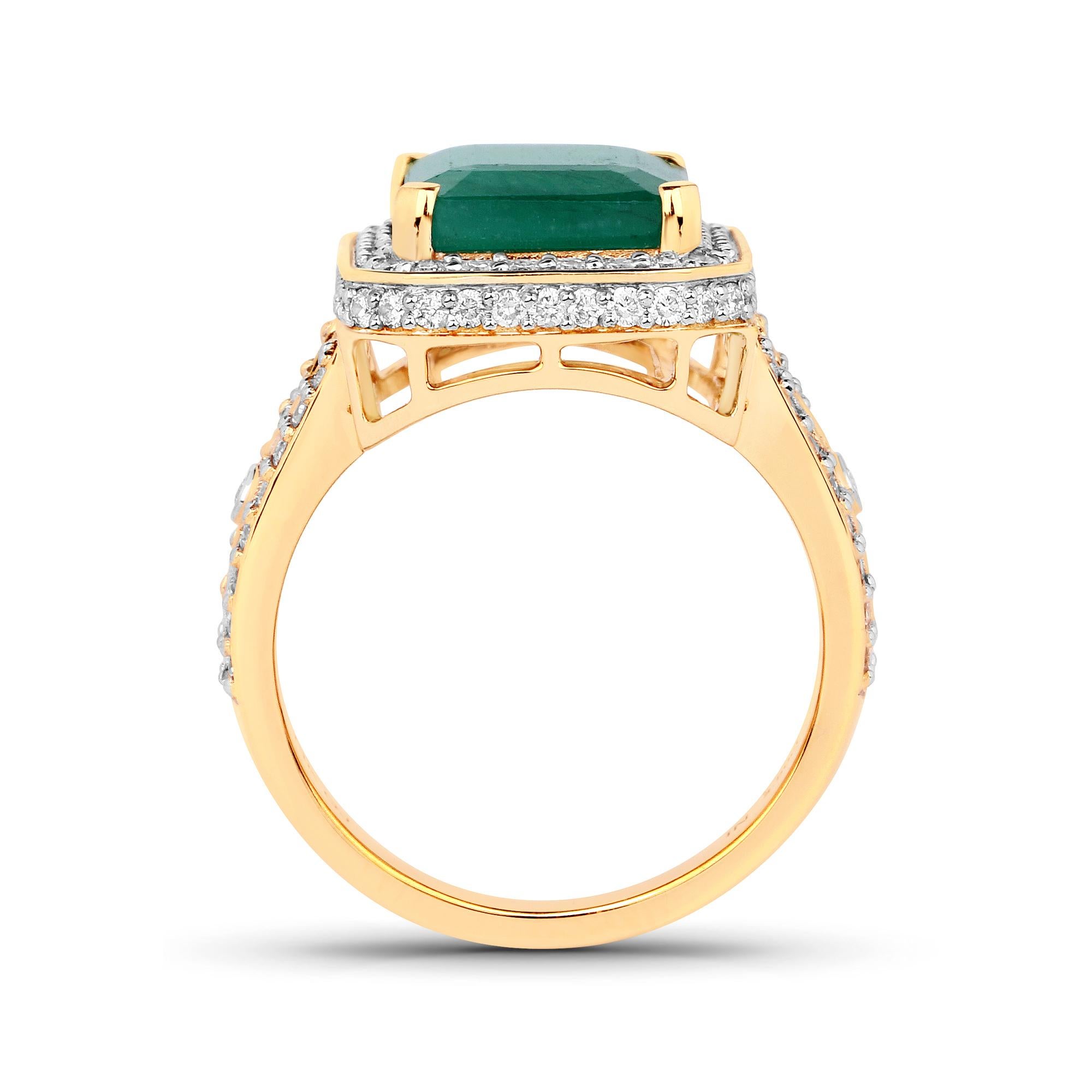 Contemporary 4.50 Carat Brazilian Emerald and Diamond 14 Karat Yellow Gold Cocktail Ring