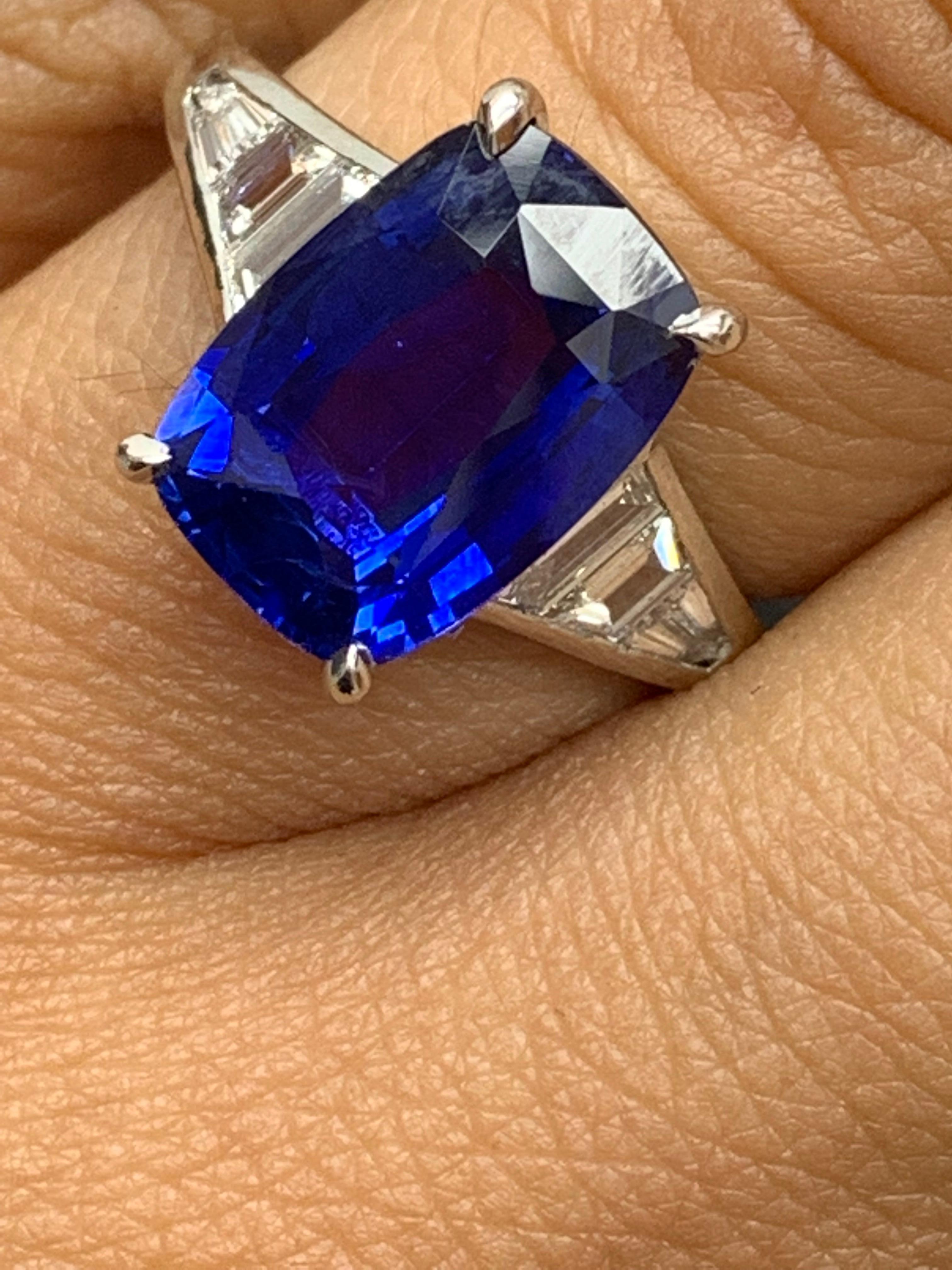 4.50 Carat Cushion Cut Sapphire and Diamond Engagement Ring in Platinum For Sale 10