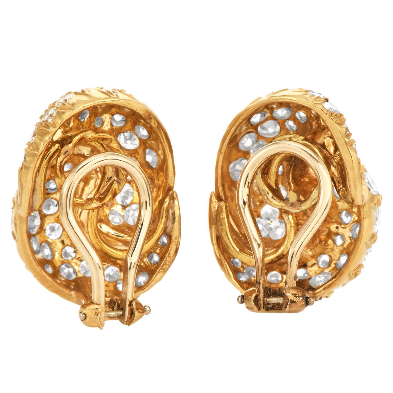 4.50 Carat Diamond 18K Gold Intertwined Clip-On Earrings In Excellent Condition In Miami, FL
