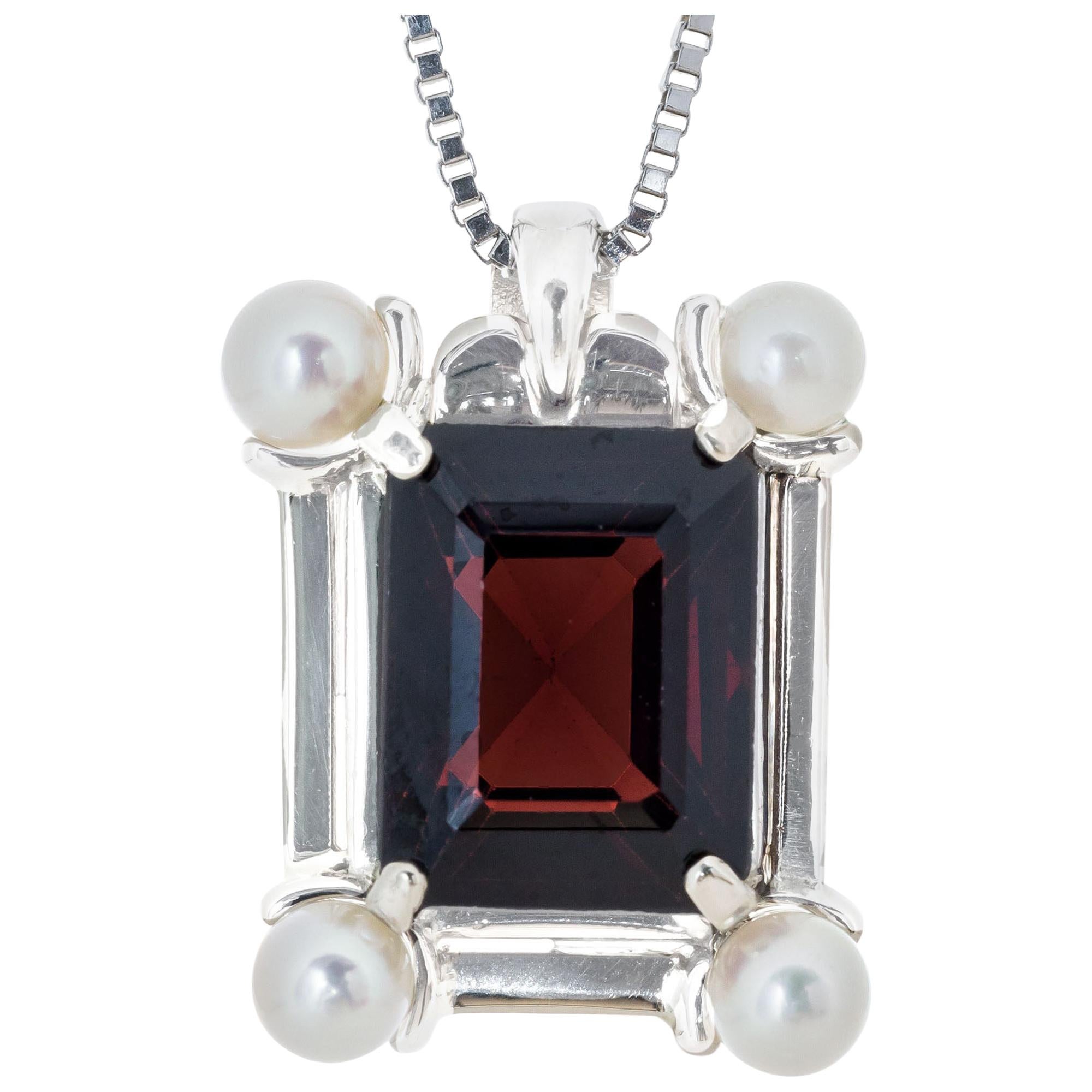 4.50 Carat Garnet Pearl White Gold Pendant Necklace