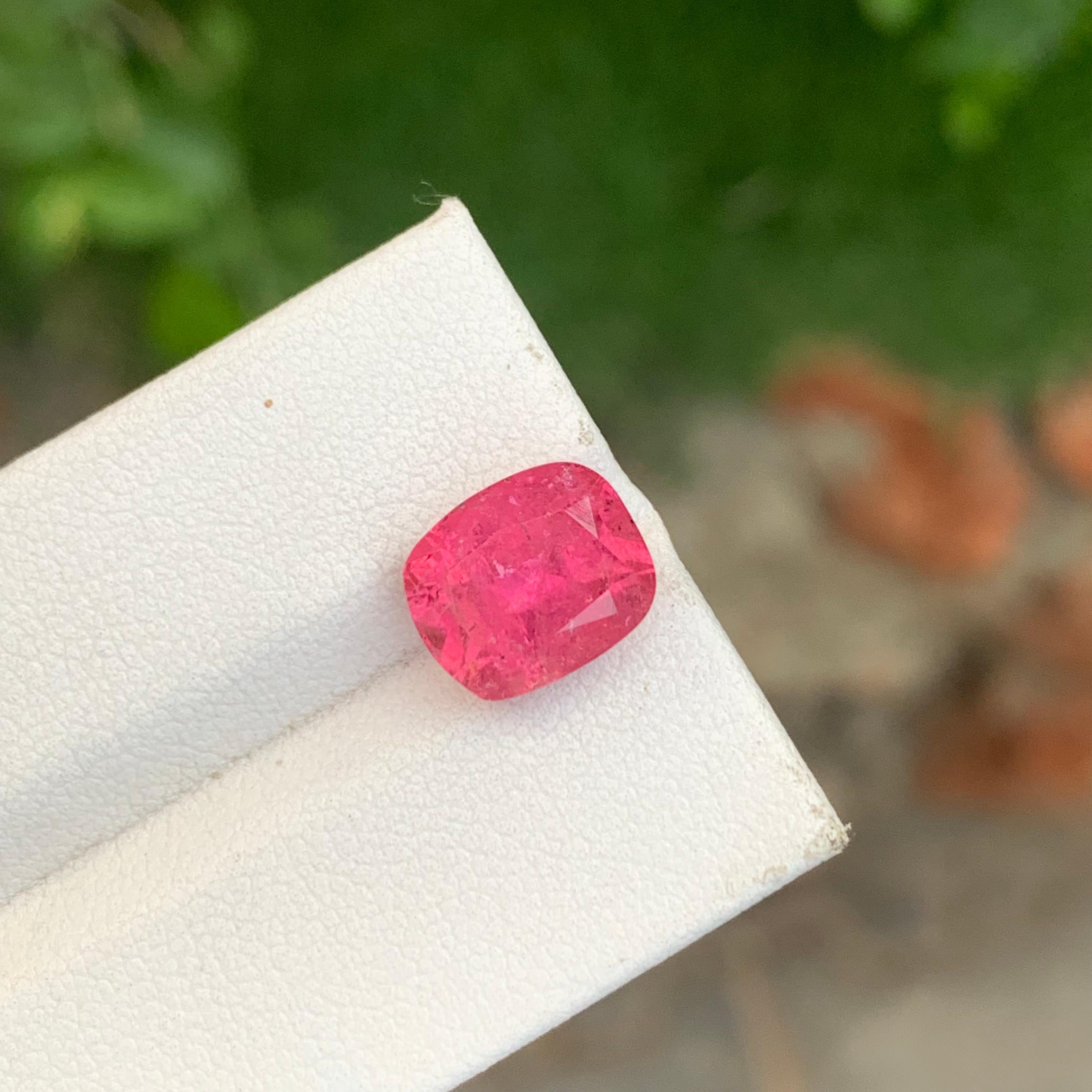 Tourmaline rubellite taille coussin de 4,50 carats pour la fabrication de bijoux en vente 1