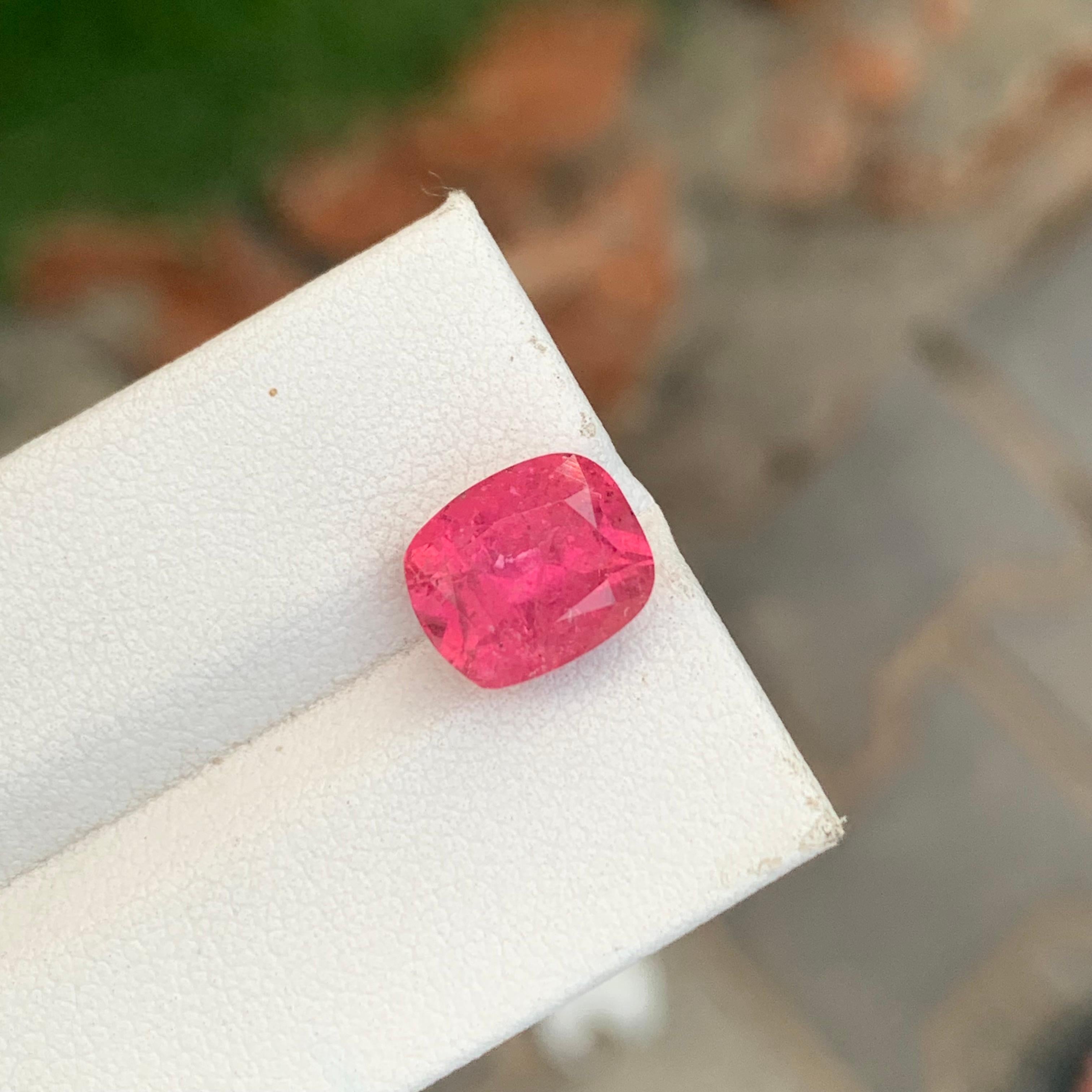 Tourmaline rubellite taille coussin de 4,50 carats pour la fabrication de bijoux en vente 2
