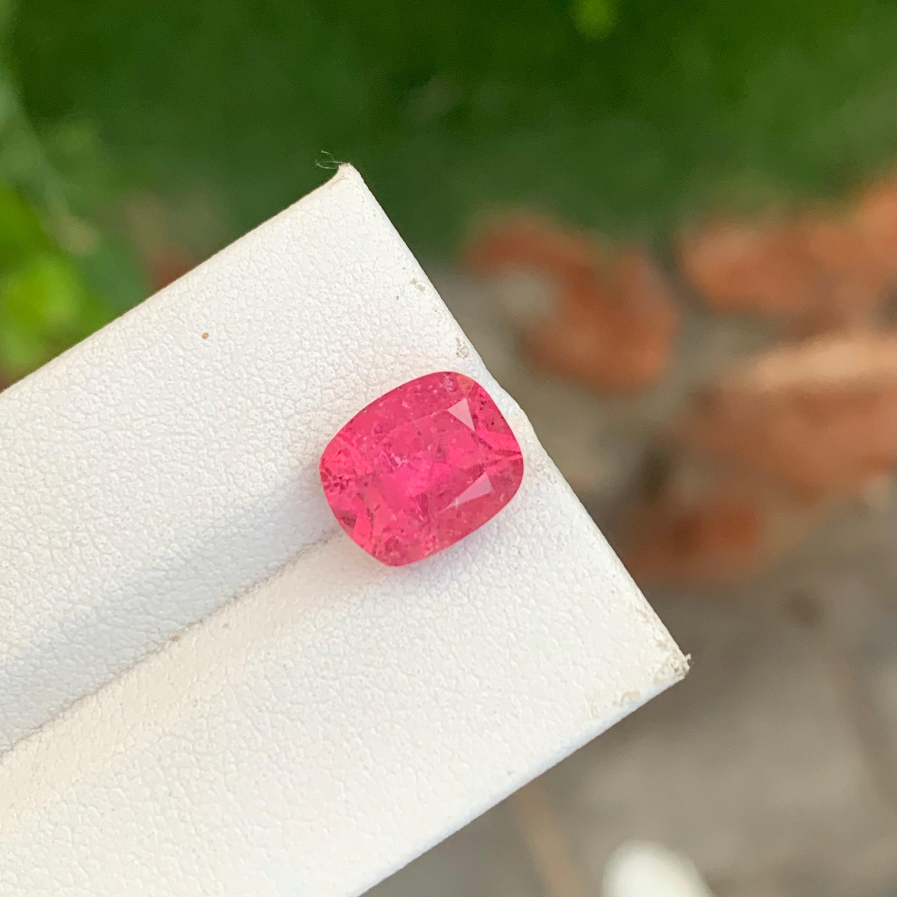 Tourmaline rubellite taille coussin de 4,50 carats pour la fabrication de bijoux en vente 3