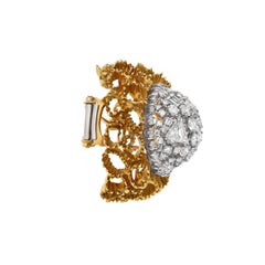 Florale Brosche aus Gelbgold mit 4,50 Karat Diamanten im Mischschliff