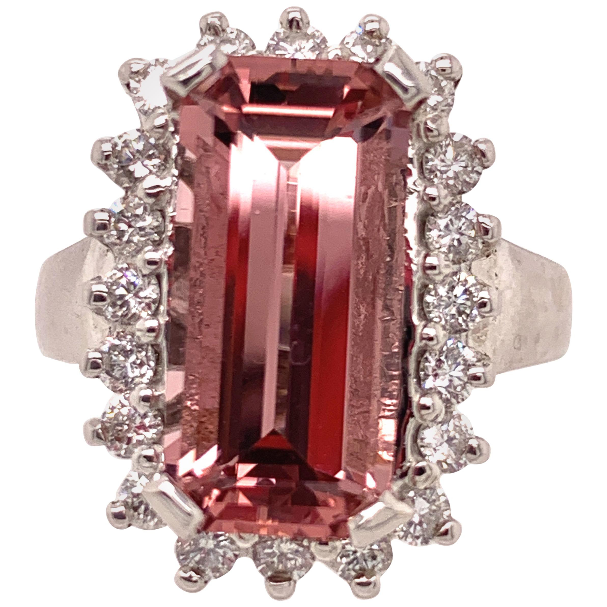 Goldring mit 4,50 Karat Morganit und Diamant