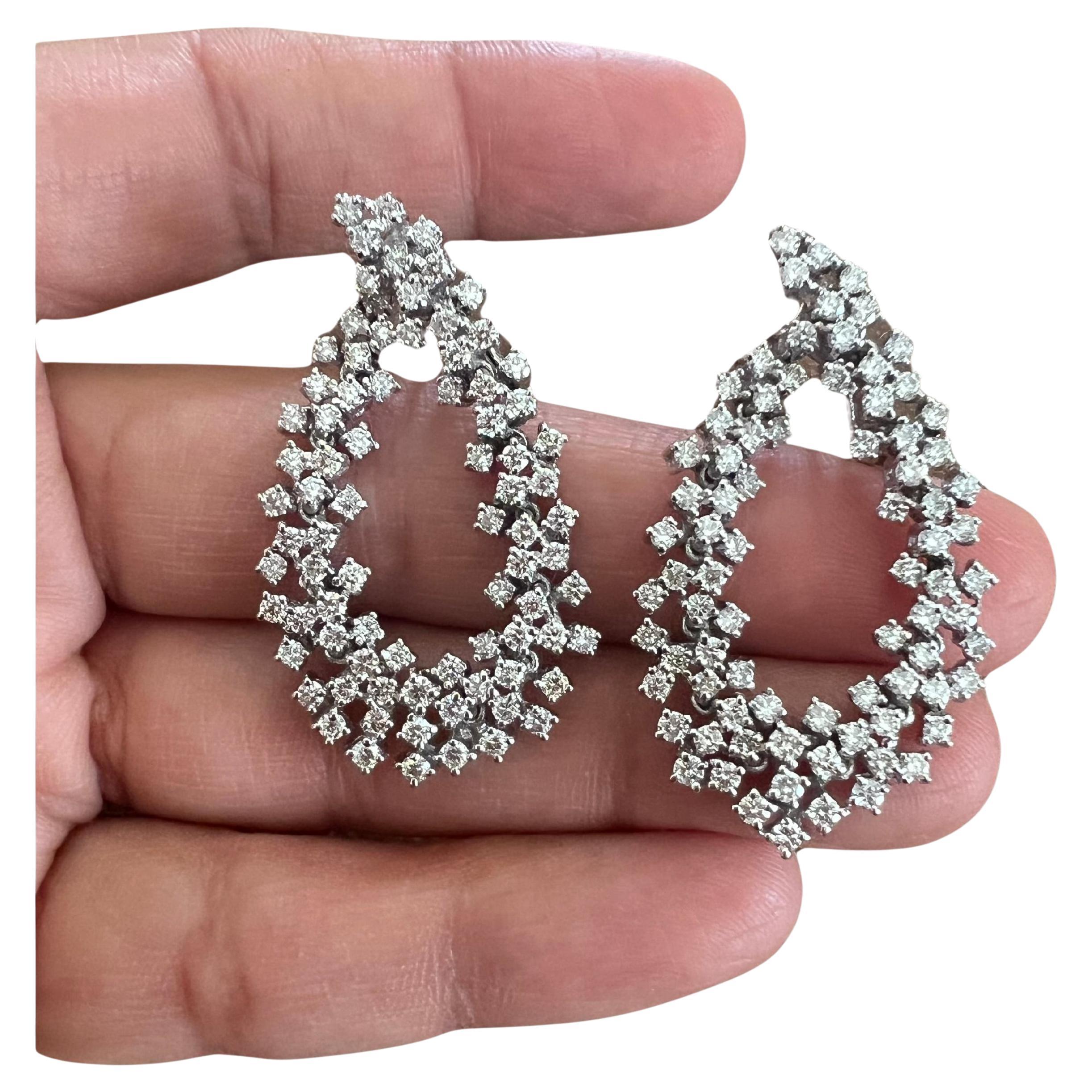 Pendientes de Cóctel de Oro Blanco con Diamante Natural de 4.50 Quilates