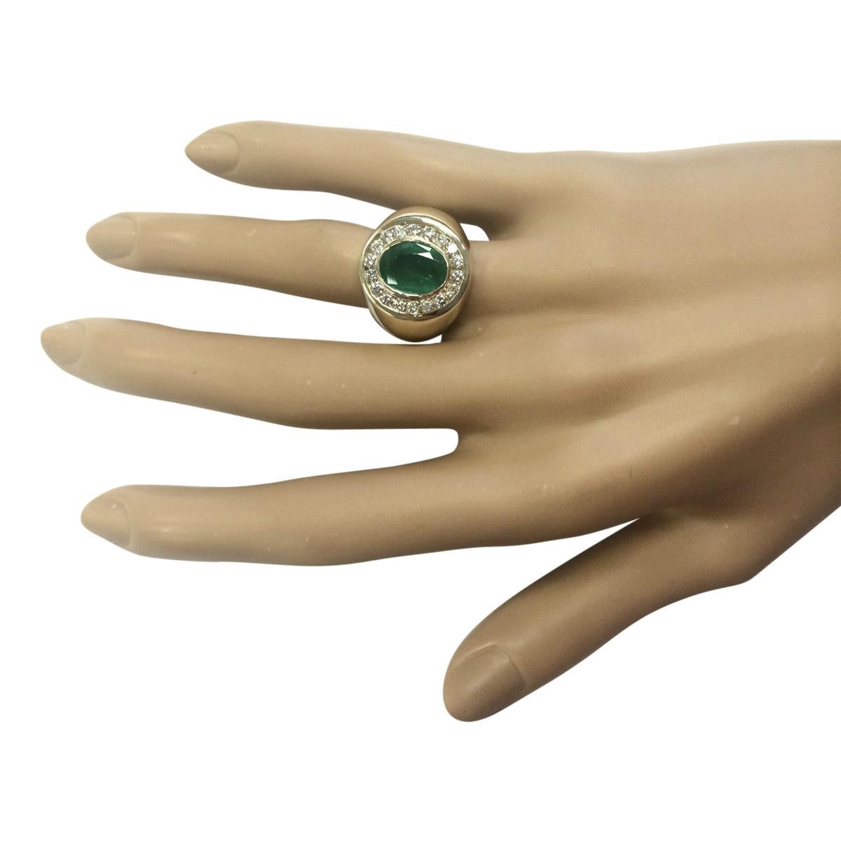 Natural Emerald 14 Karat Yellow Gold Diamond Ring In New Condition For Sale In Manhattan Beach, CA