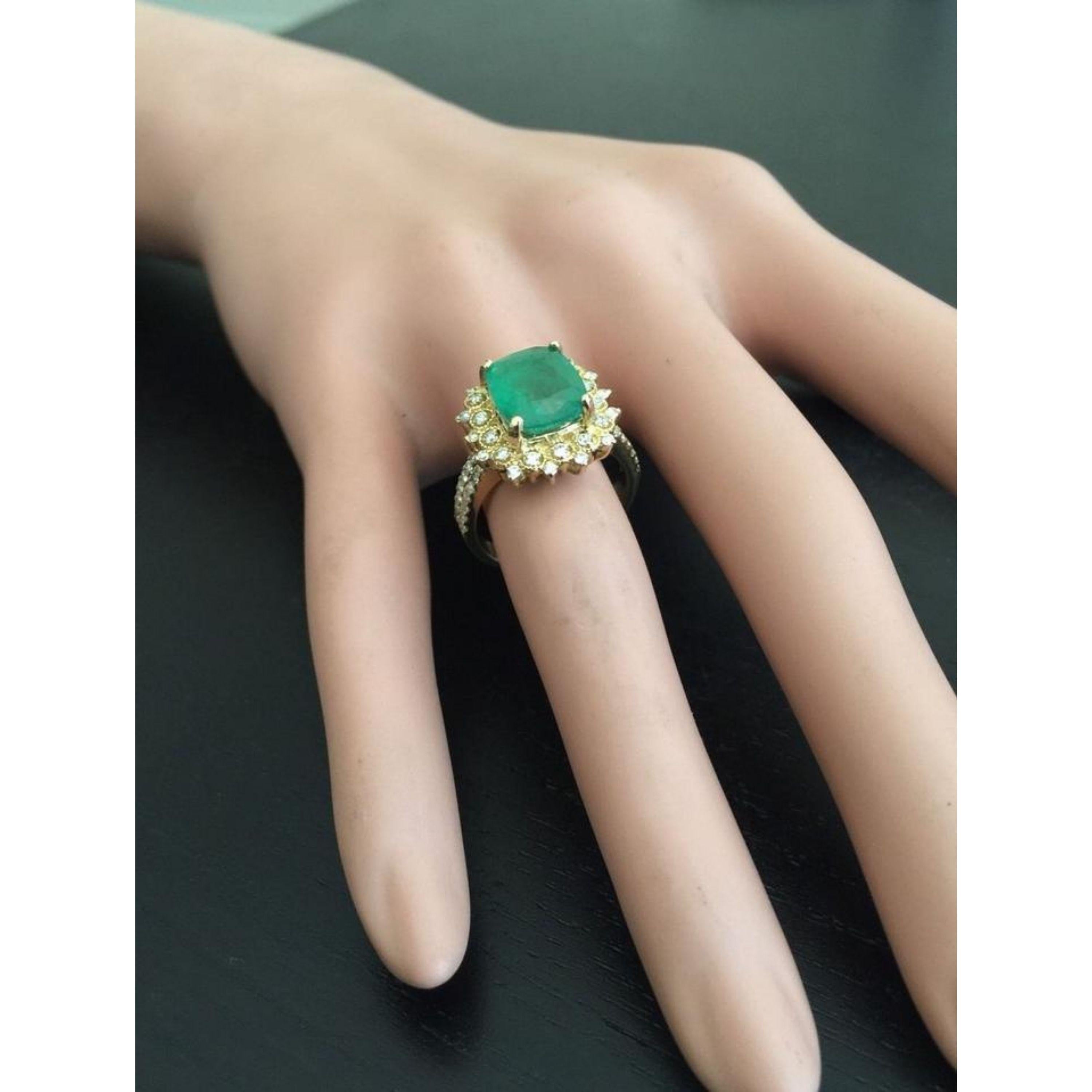 4.50 Carat Natural Emerald and Diamond 14 Karat Solid Yellow Gold Ring For Sale 2