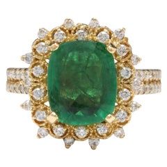 4.50 Carat Natural Emerald and Diamond 14 Karat Solid Yellow Gold Ring