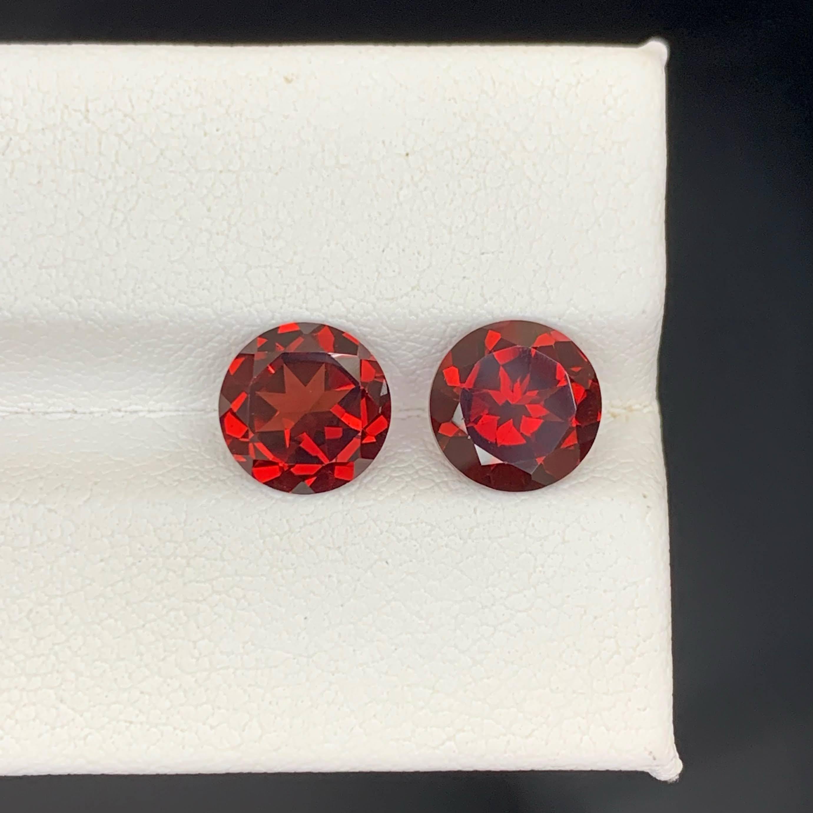 Gewicht 4,50 Karat 
Abmessungen 8,0x8,0x4,5mm
Behandlung Keine 
Herkunft Afrika 
Klarheit VVS 
Form Schnitt Rund 




Dieses 4,50-Karat-Paar aus natürlichem, losem, leuchtend rotem Granat besteht aus zwei atemberaubenden Edelsteinen, die einen