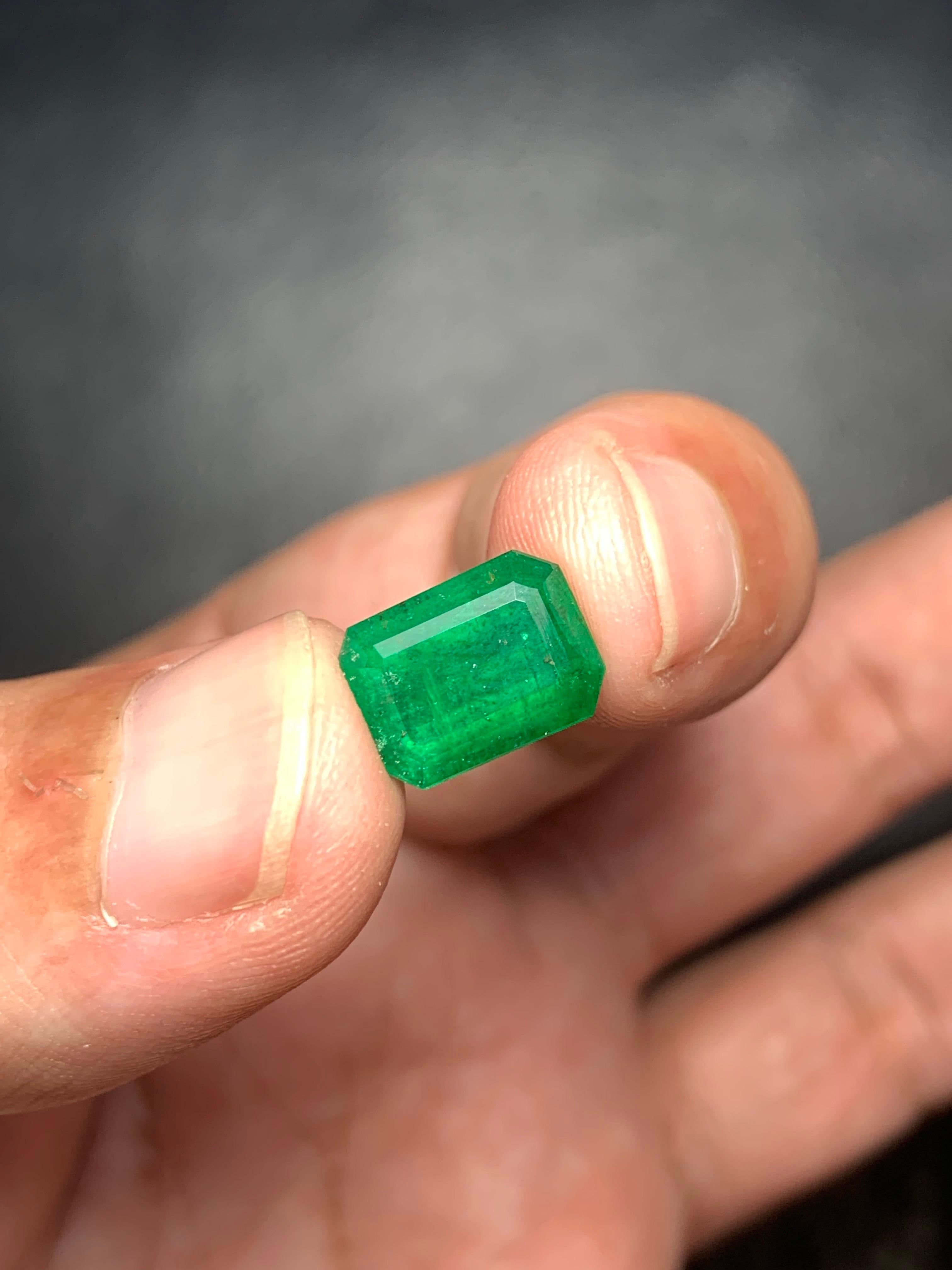 4.50 Carat Natural Loose Emerald Gemstone From Swat (Émeraude en vrac de Swat)  Vallée, Pakistan Unisexe en vente