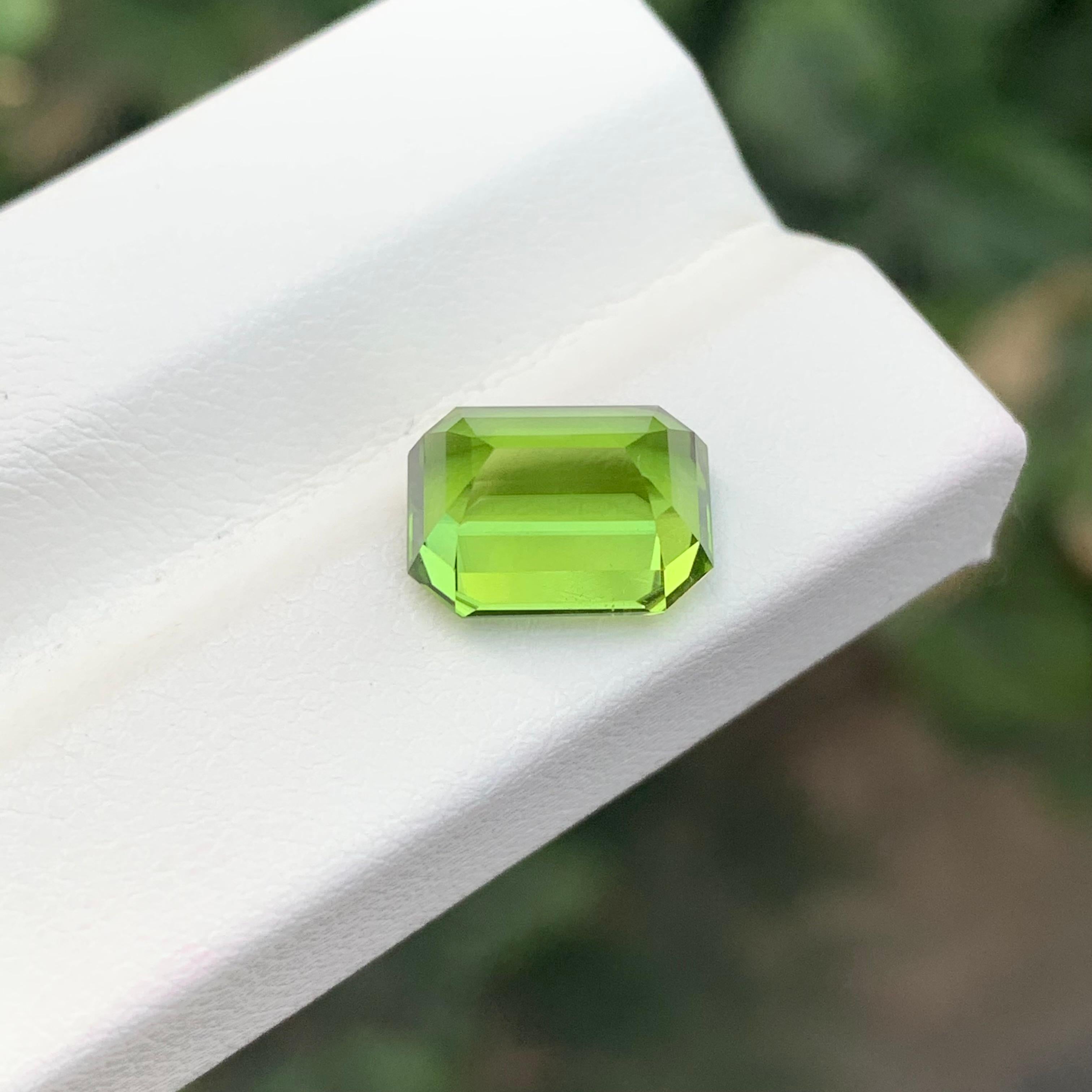 4,50 Karat Natürlicher Loser Kelly Grüner Peridot Smaragd Form Edelstein im Angebot 4