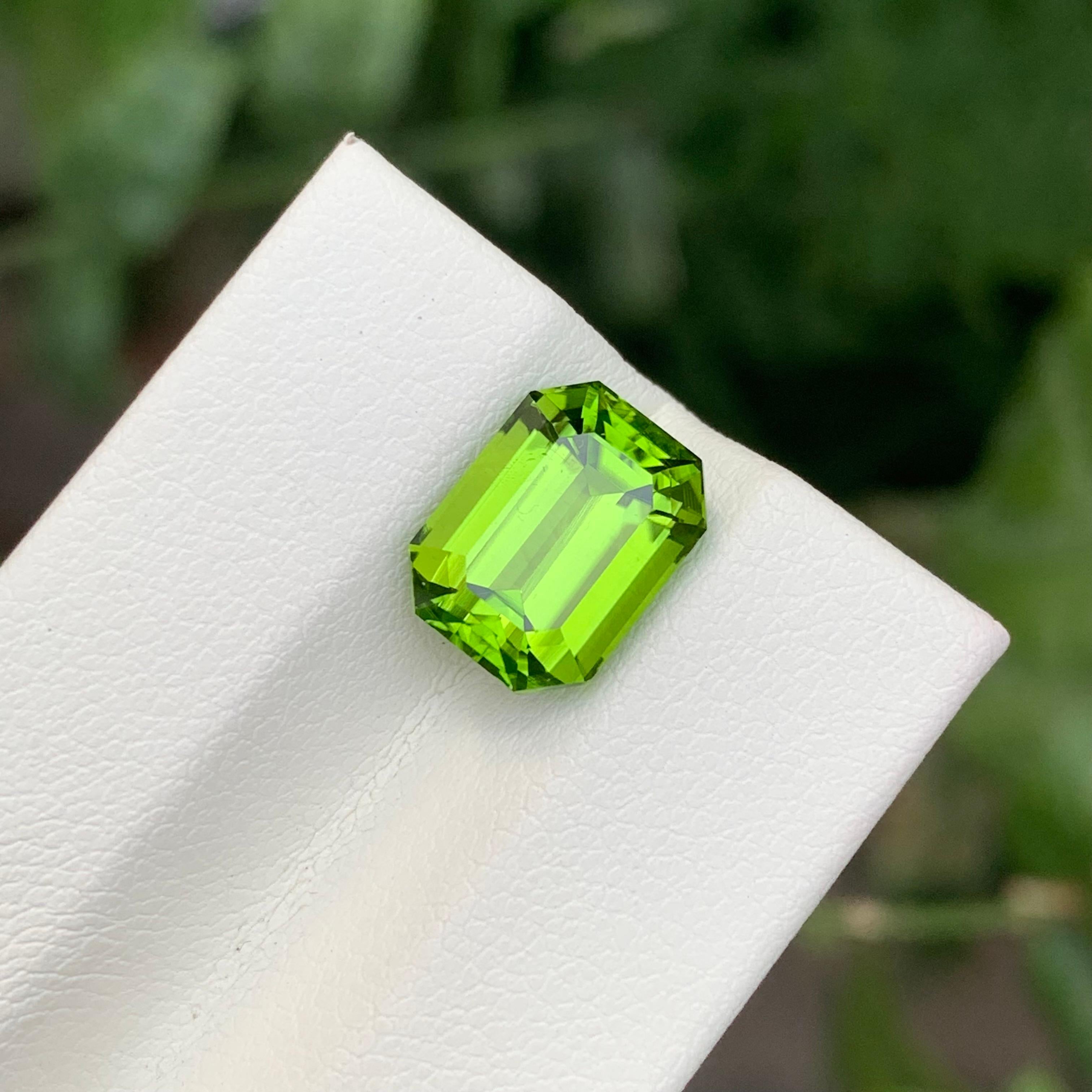 4,50 Karat Natürlicher Loser Kelly Grüner Peridot Smaragd Form Edelstein (Arts and Crafts) im Angebot