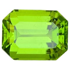 Gema suelta de 4,50 quilates de peridoto verde Kelly natural en forma de esmeralda