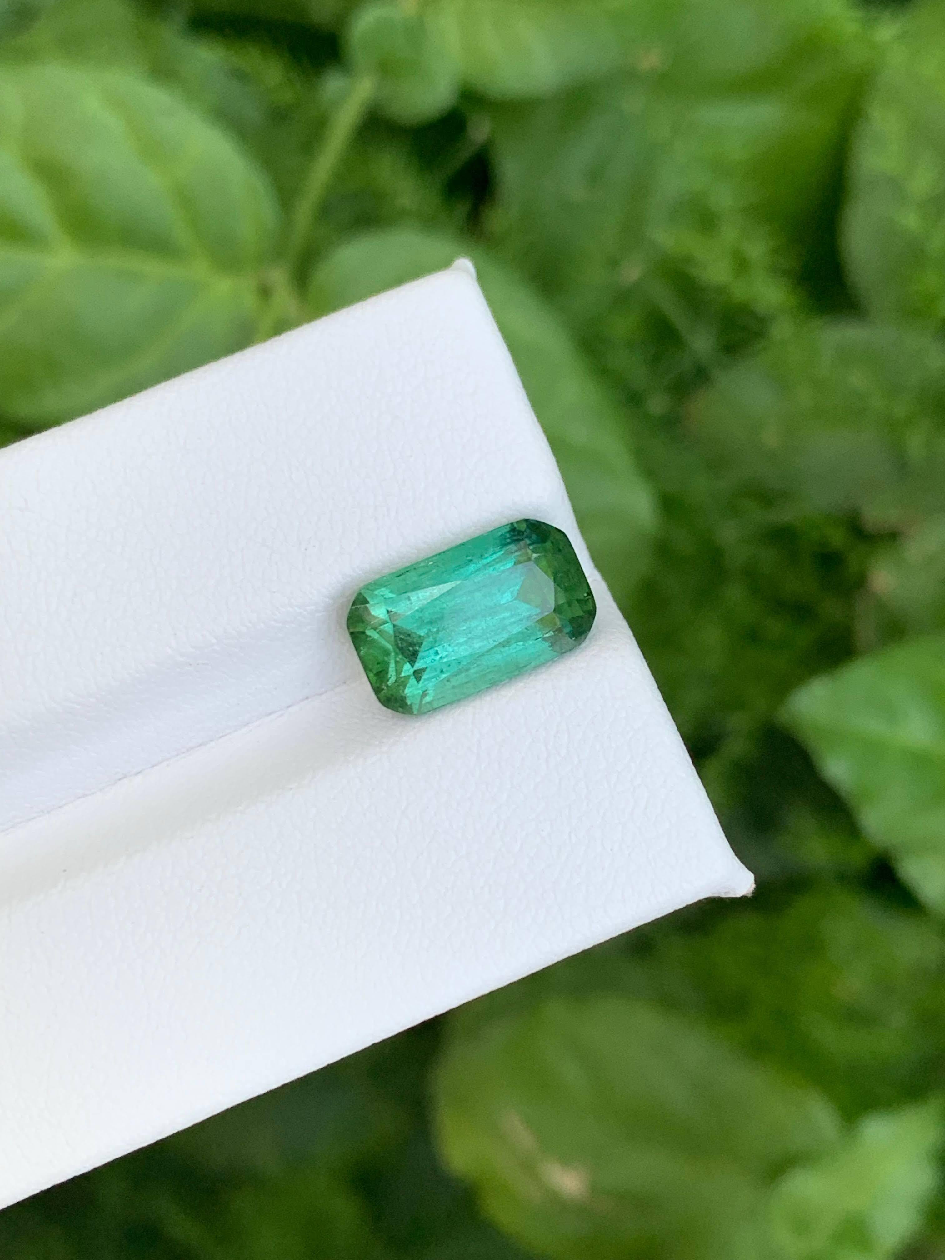Moderne 4.50 Carat Natural Loose Mint Green Tourmaline Stone Cushion Cut Afghan Gemstone (pierre précieuse afghane) en vente