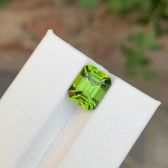 4.50 Carat Natural Loose Peridot Emerald Shape Gemstone