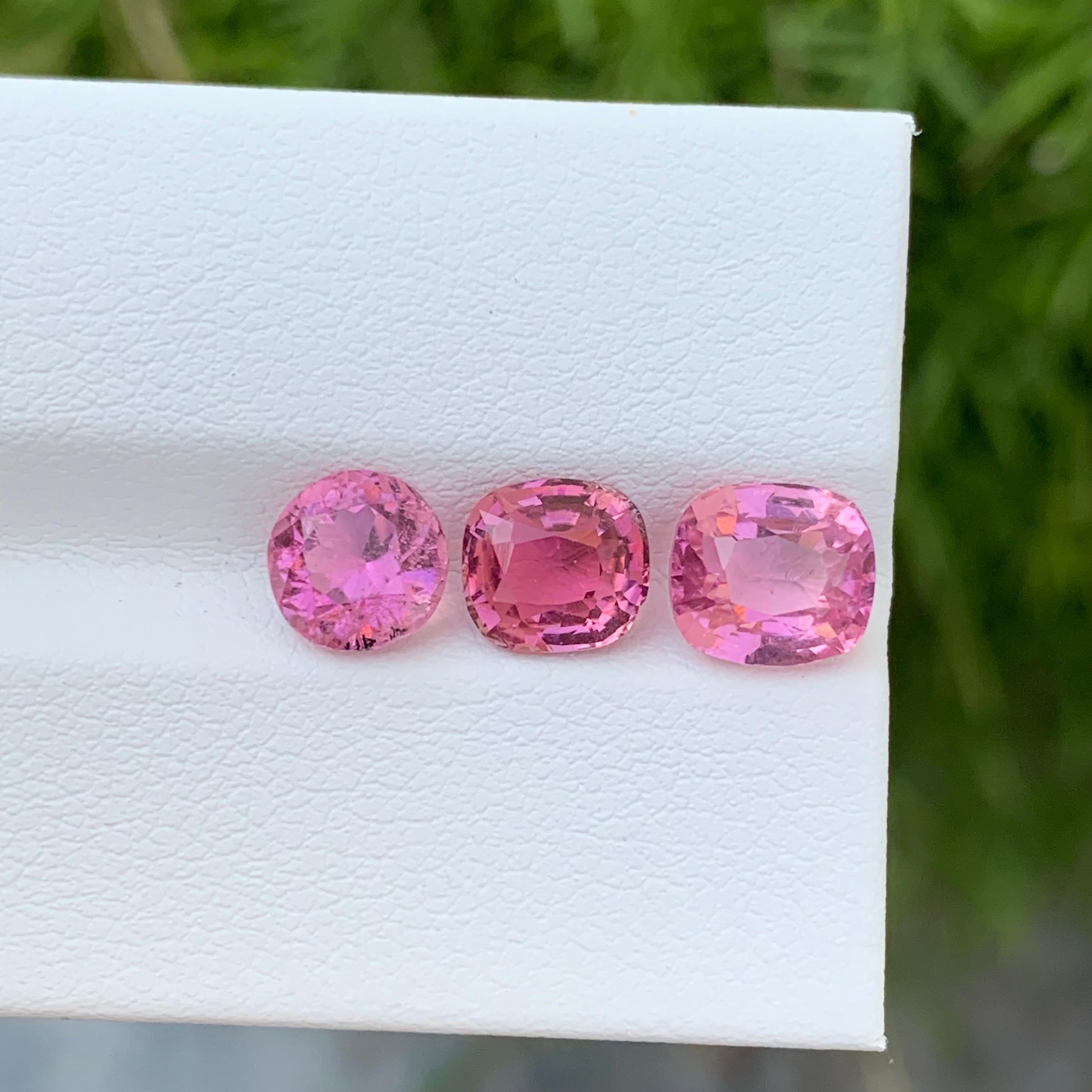 4.50 Carat Natural Loose Pink Tourmaline Set Cushion Shape Gem For Jewellery  For Sale 4