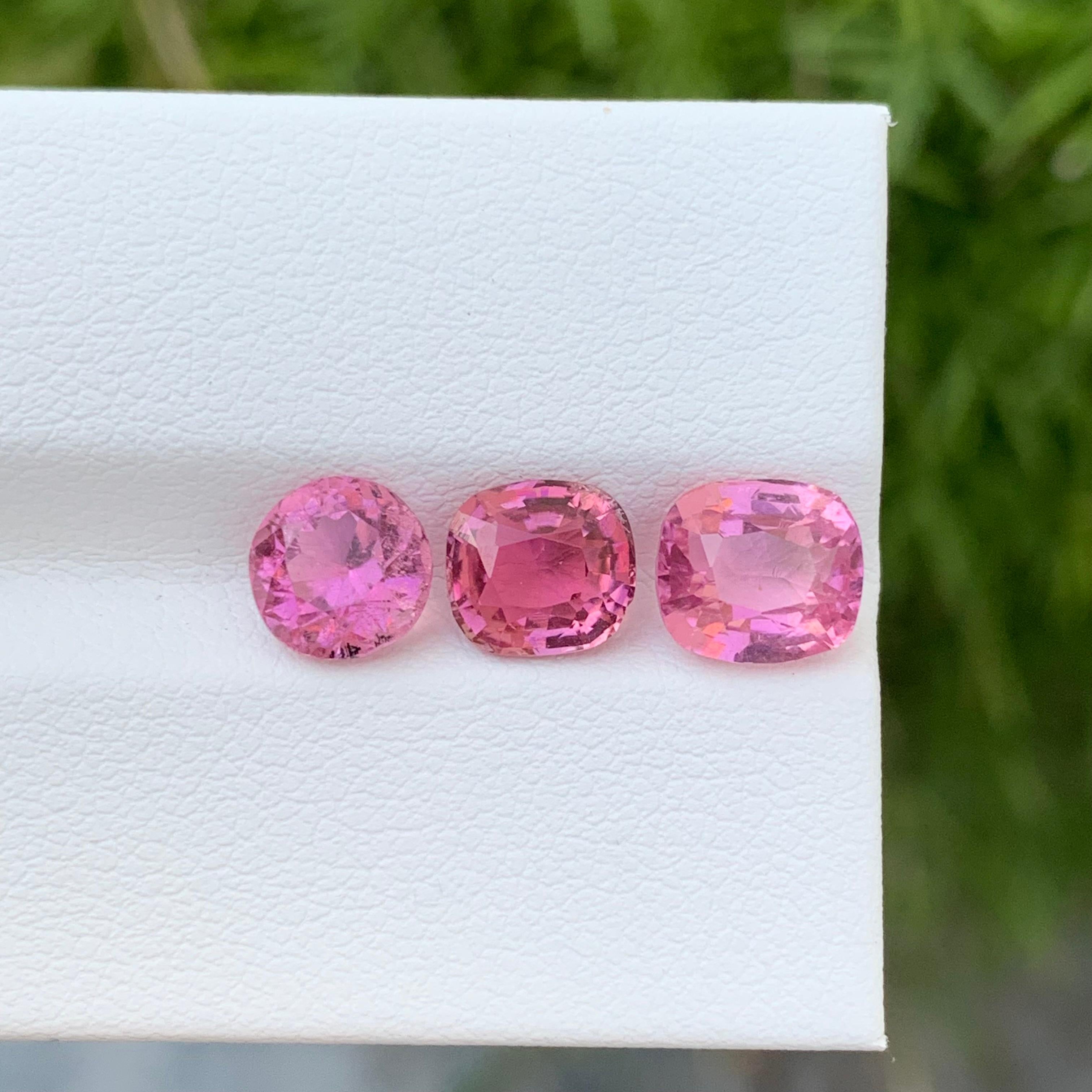 4.50 Carat Natural Loose Pink Tourmaline Set Cushion Shape Gem For Jewellery  For Sale 5