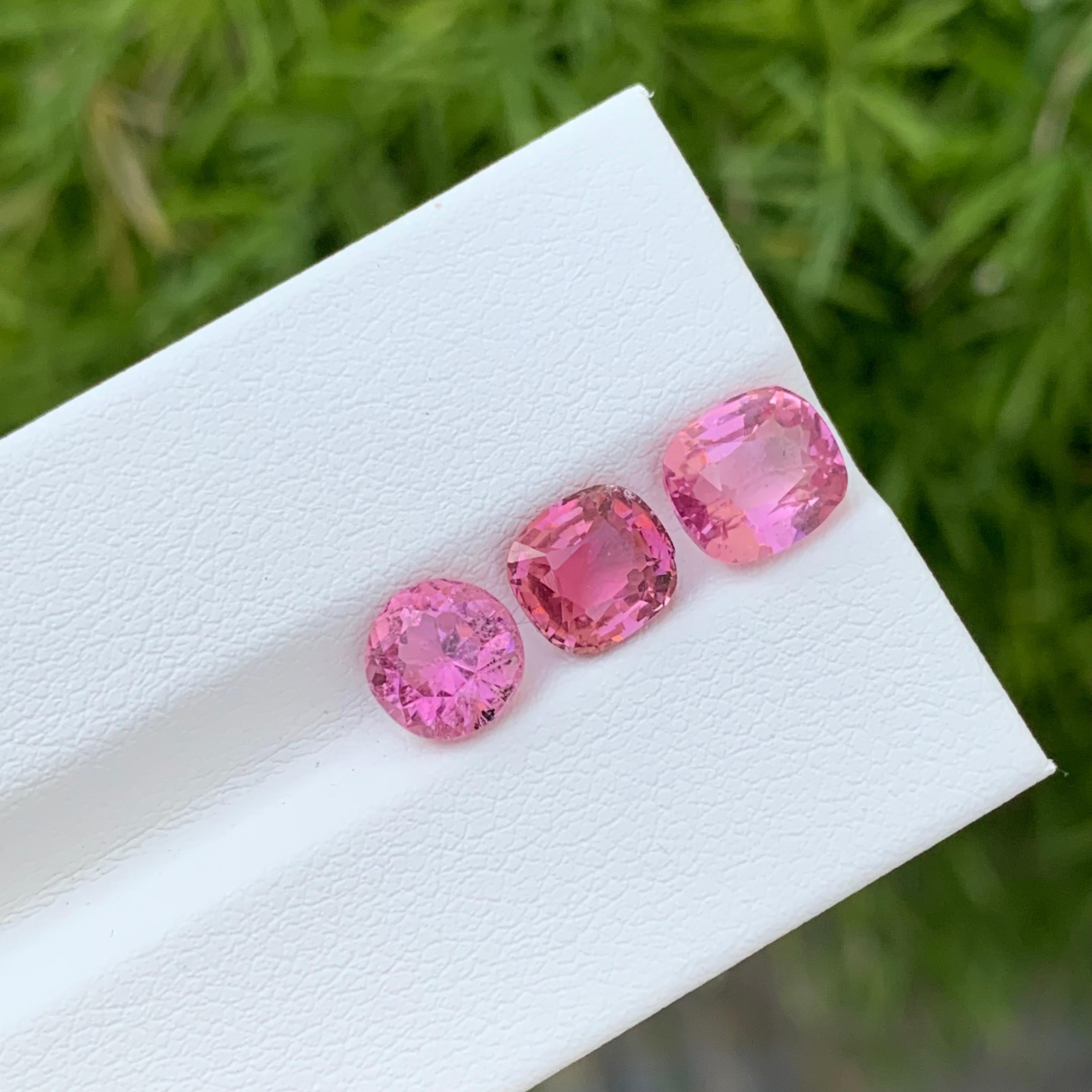 4.50 Carat Natural Loose Pink Tourmaline Set Cushion Shape Gem For Jewellery  For Sale 2