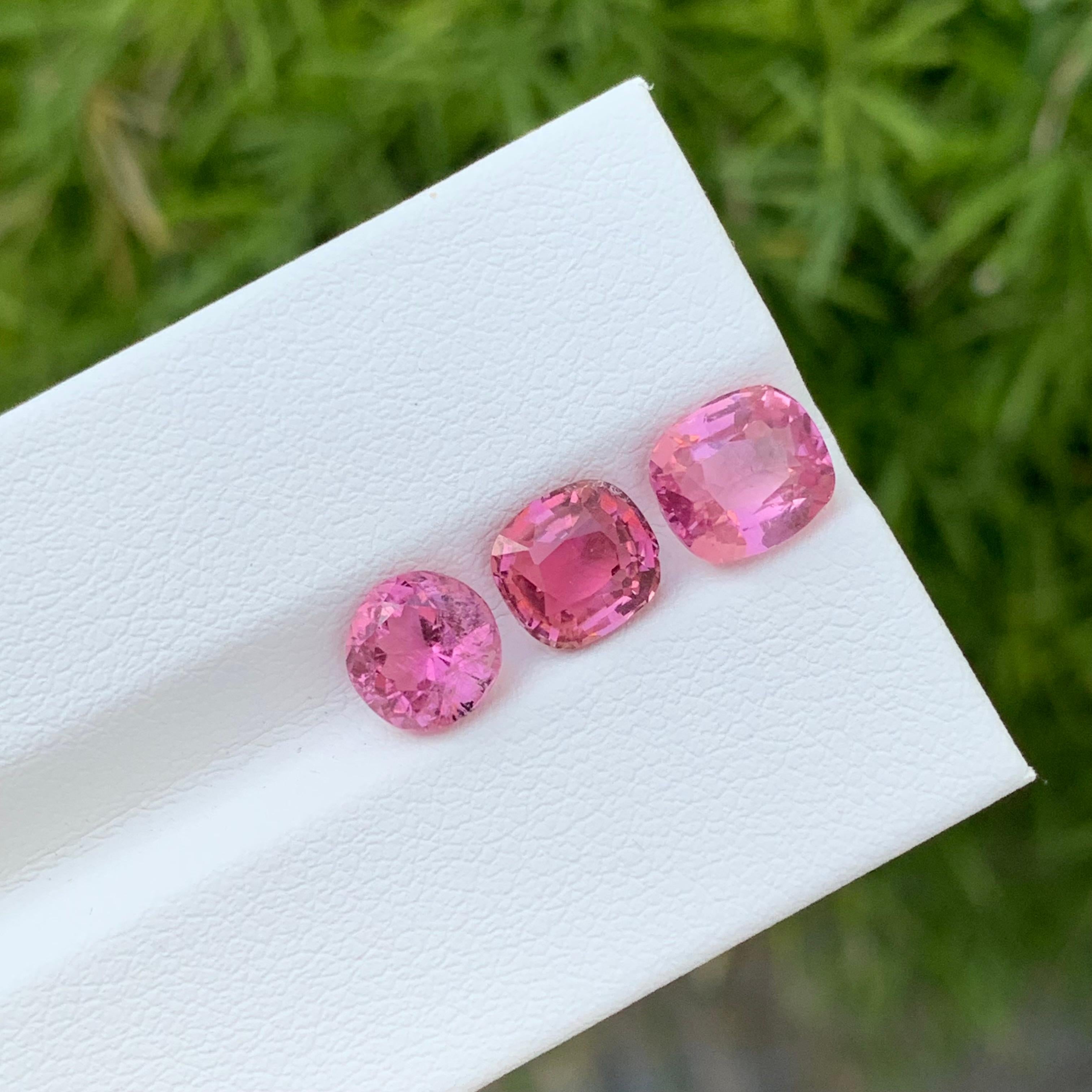 4.50 Carat Natural Loose Pink Tourmaline Set Cushion Shape Gem For Jewellery  For Sale 3
