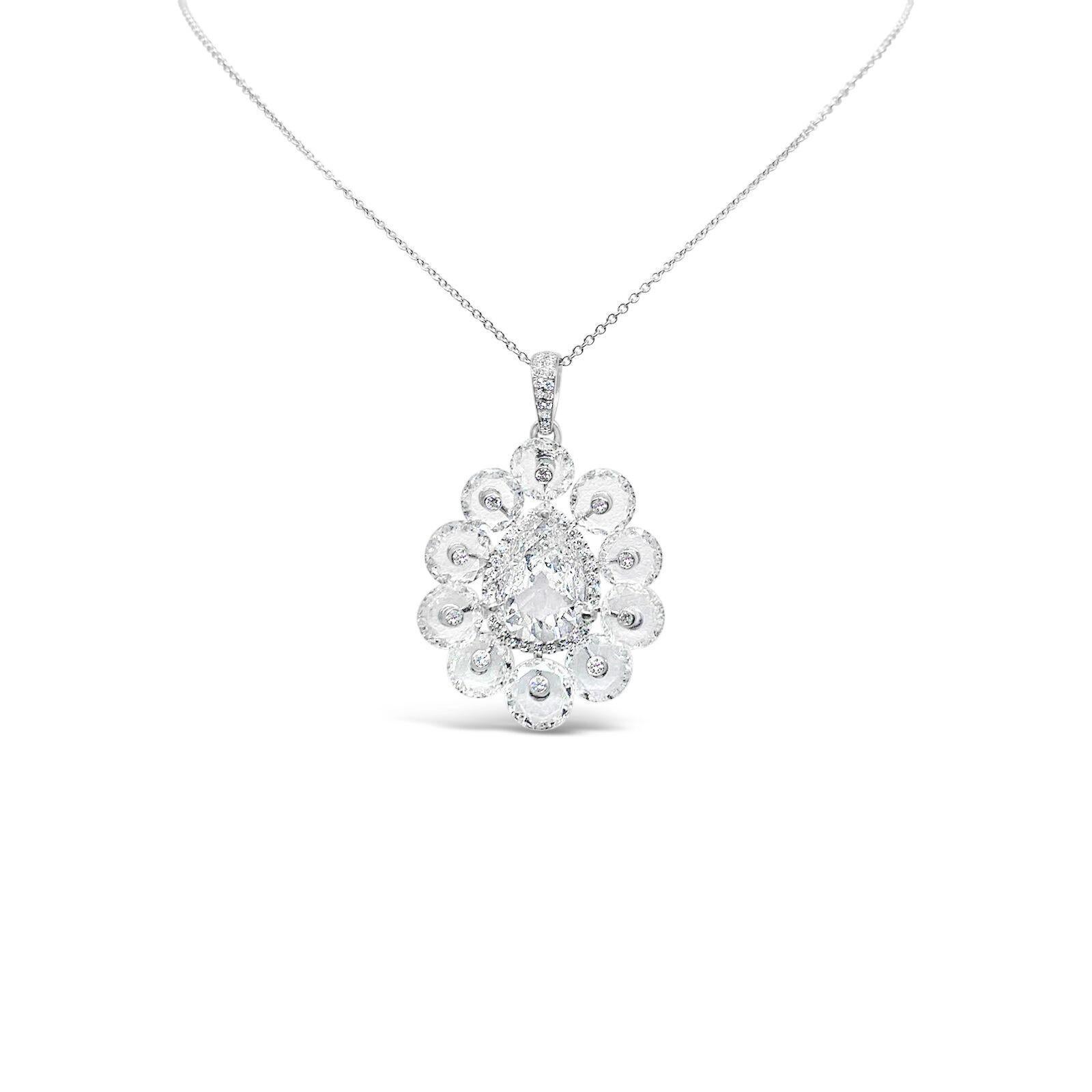 Moderne Pendentif en or 18 carats avec diamant taille rose de 4,50 carats et diamant taille poire de 2,40 carats en vente