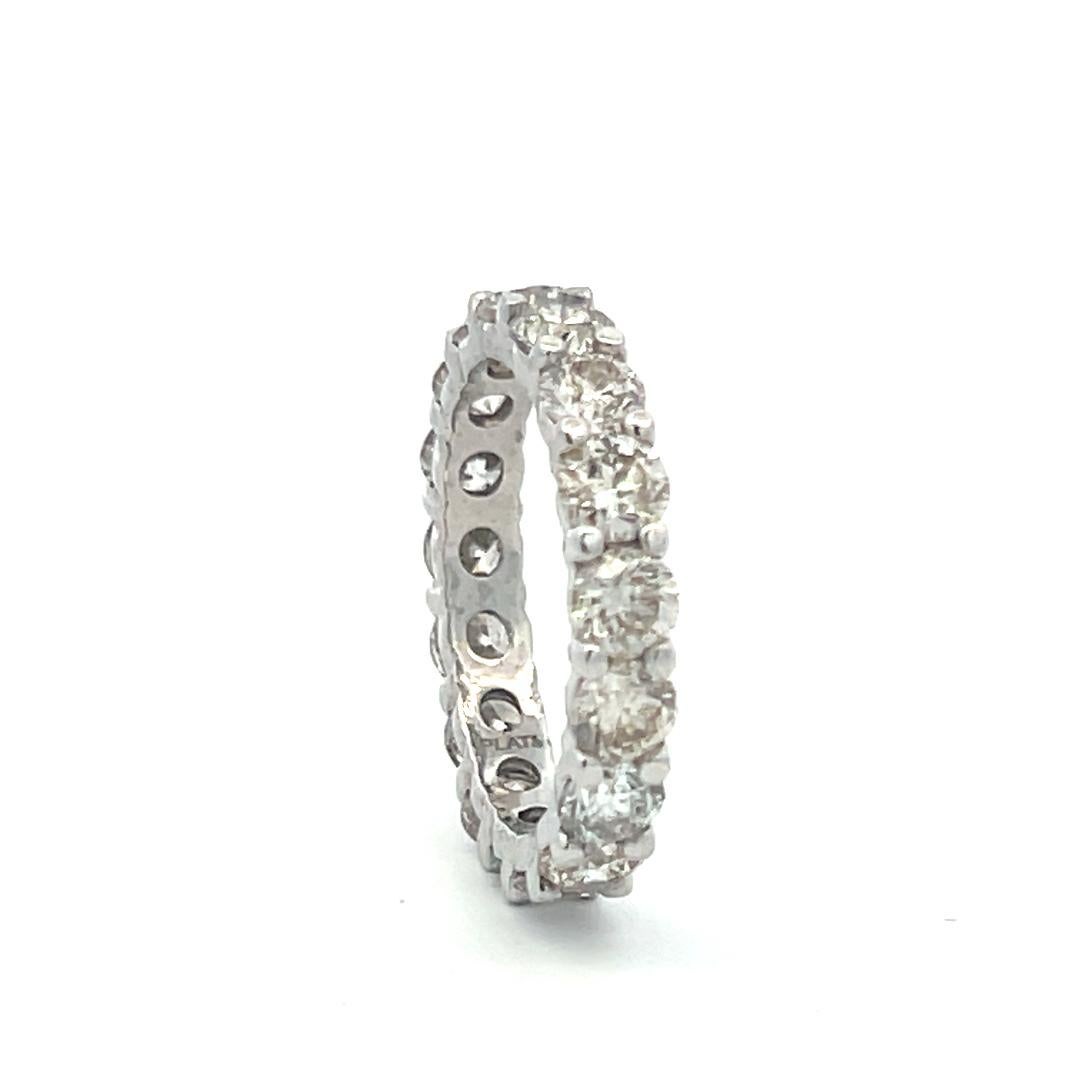 Bague d'éternité en platine avec diamants ronds brillants de 4,50 carats I SI en vente 5
