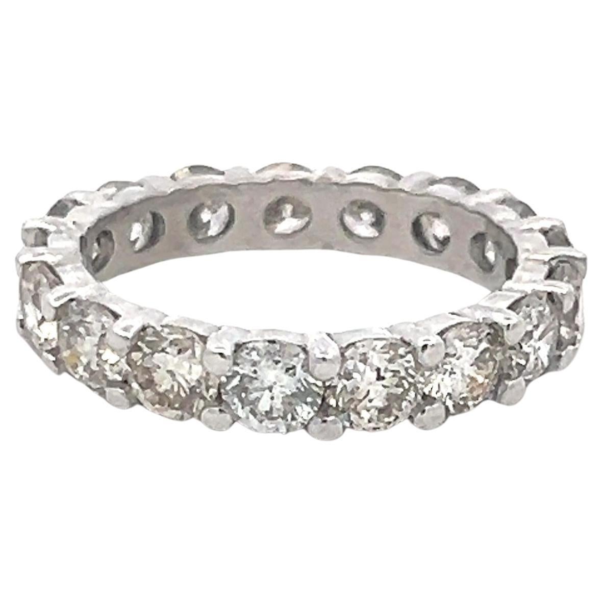 Anillo de eternidad de platino con diamante brillante redondo I SI de 4,50 quilates