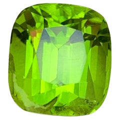 4.50 carati di peridoto naturale verde vivo tagliato a cuscino, gemma sfusa dal Pakistan