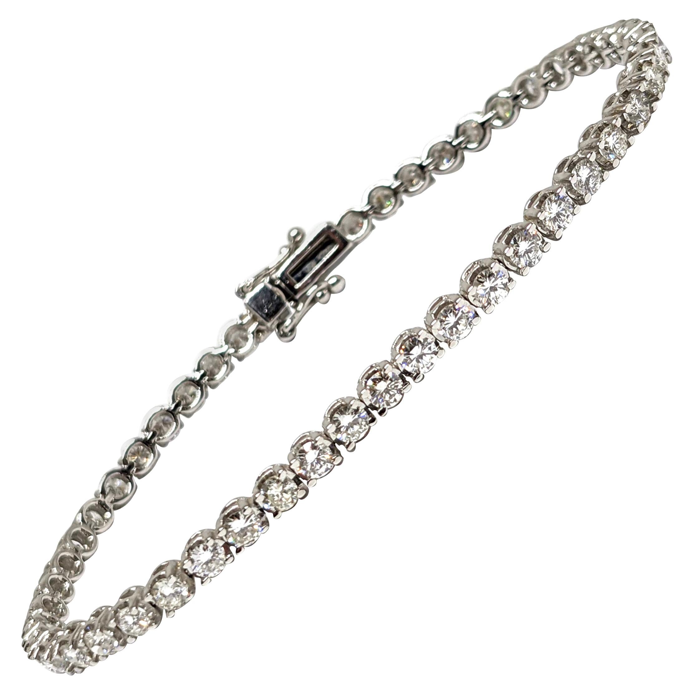 4.50 Carat White Gold Diamond Tennis Bracelet For Sale