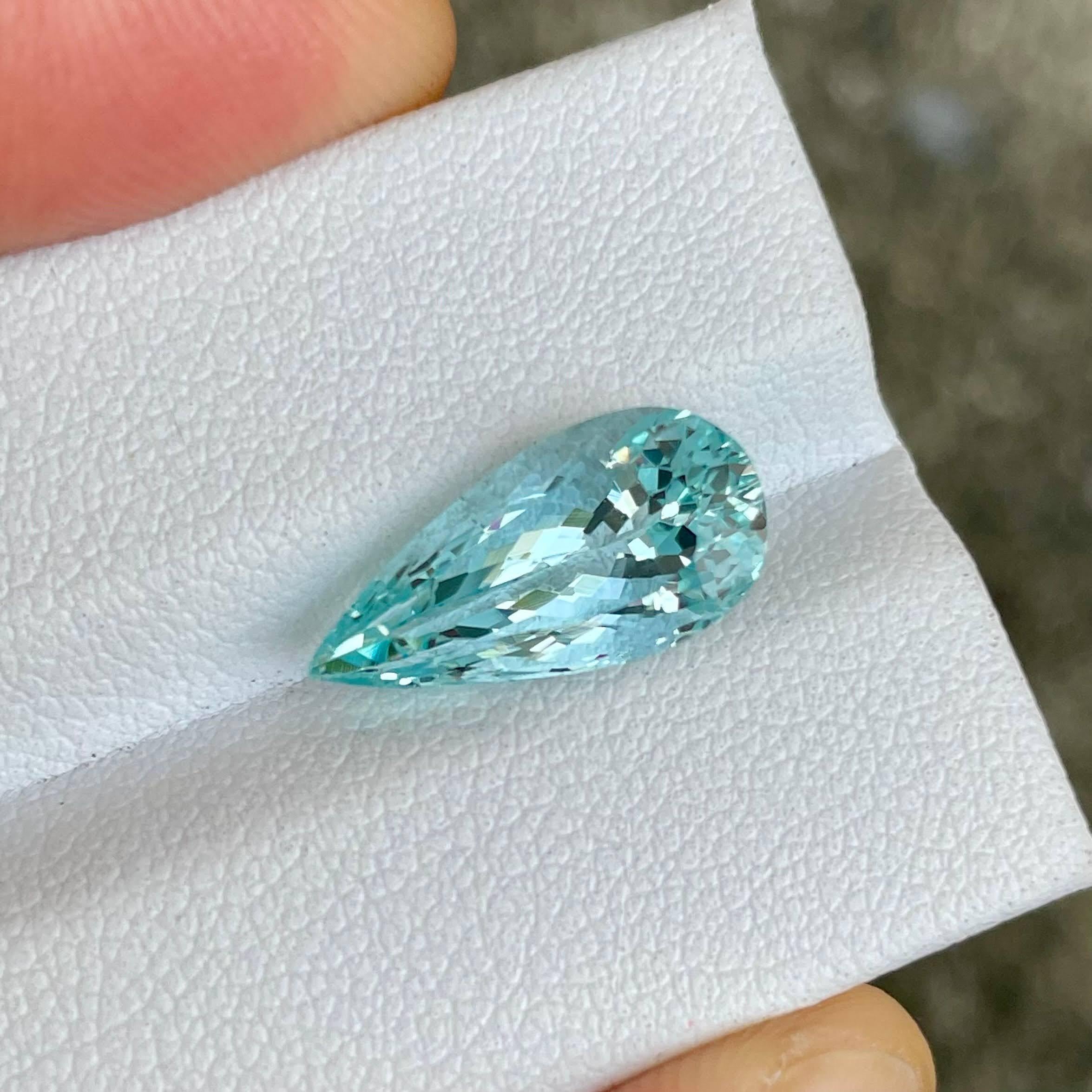 Modern 4.50 carats Blue Aquamarine Stone Pear Cut Natural African Gemstone For Sale